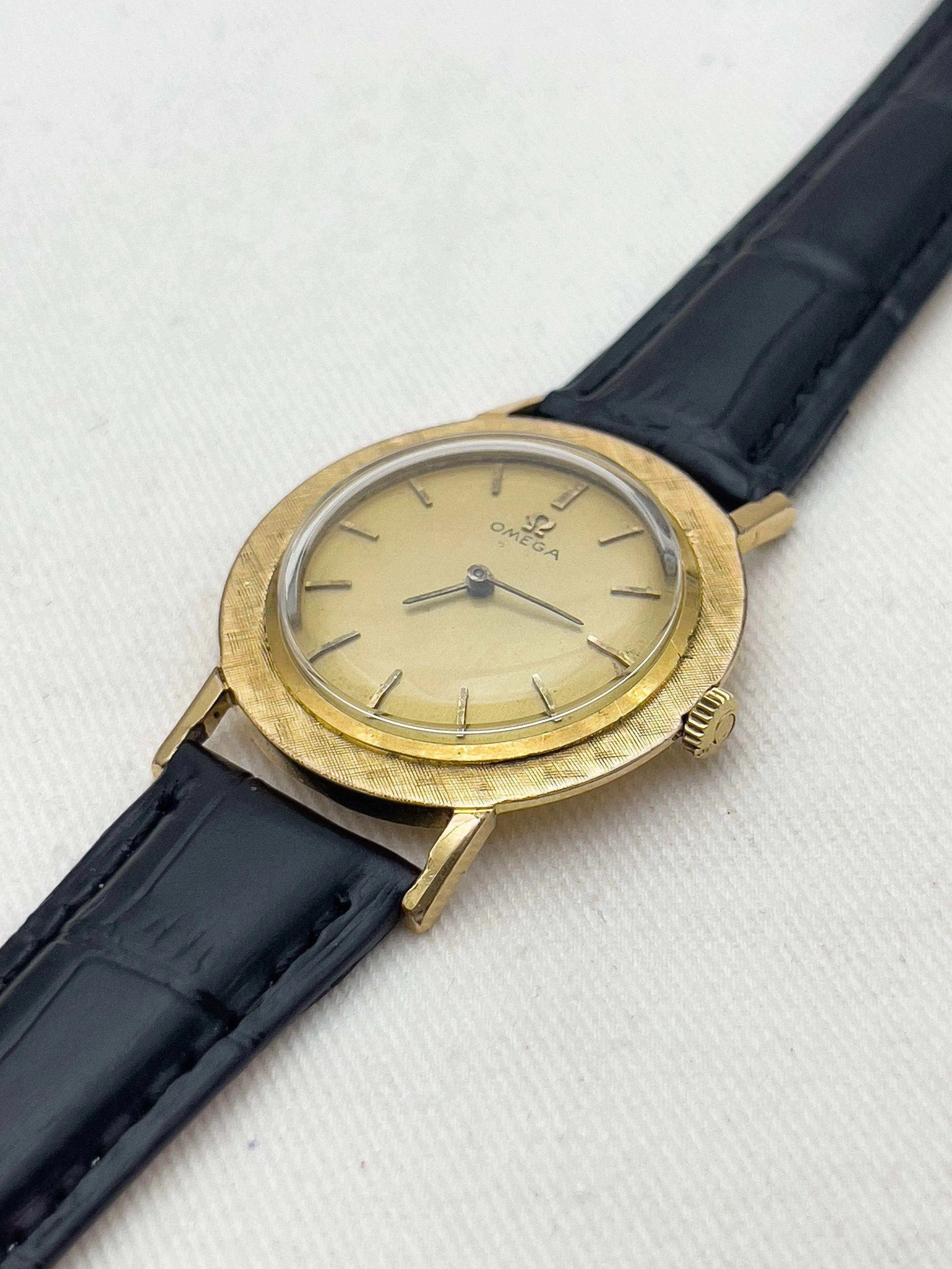 Omega - Disco Volante - 1970 - Atelier Victor Paris - Vintage Watch Shop Dubai
