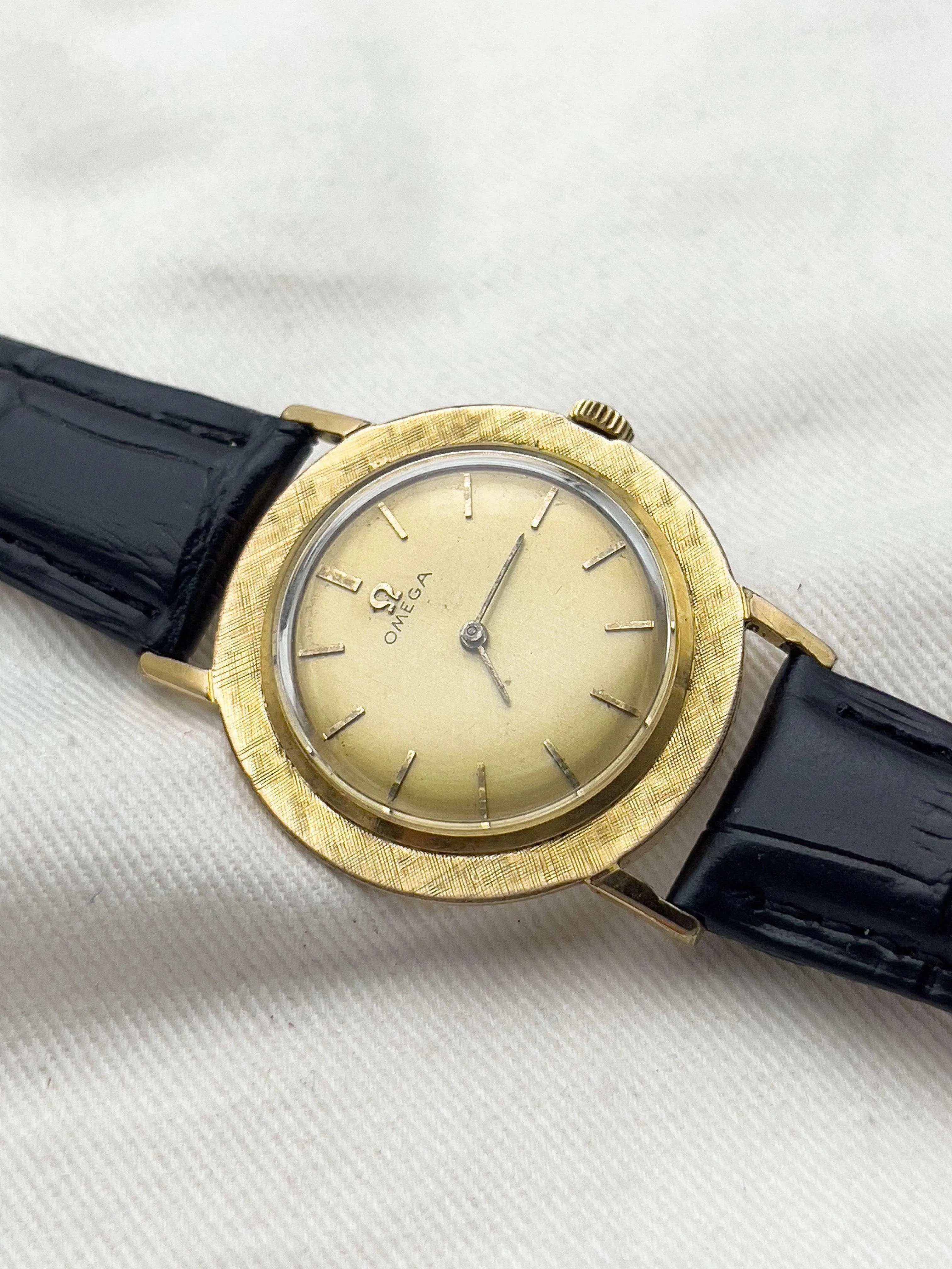 Omega - Disco Volante - 1970 - Atelier Victor Paris - Vintage Watch Shop Dubai