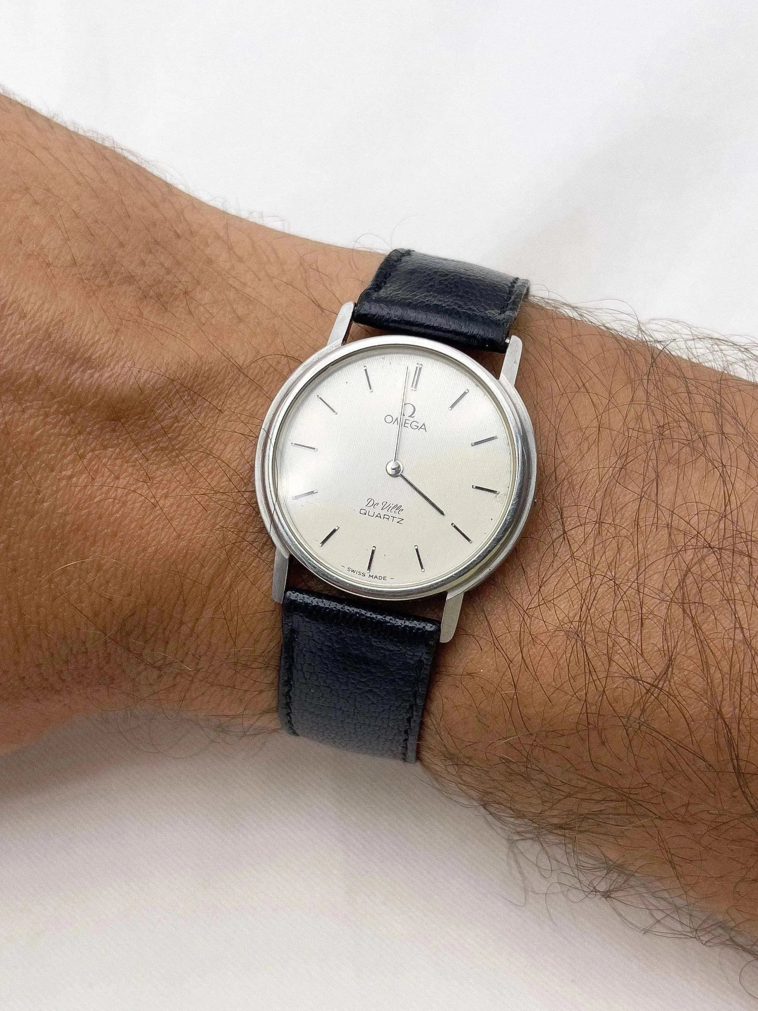 Omega - Dress Circle - 1980 - Atelier Victor - Vintage  Shop