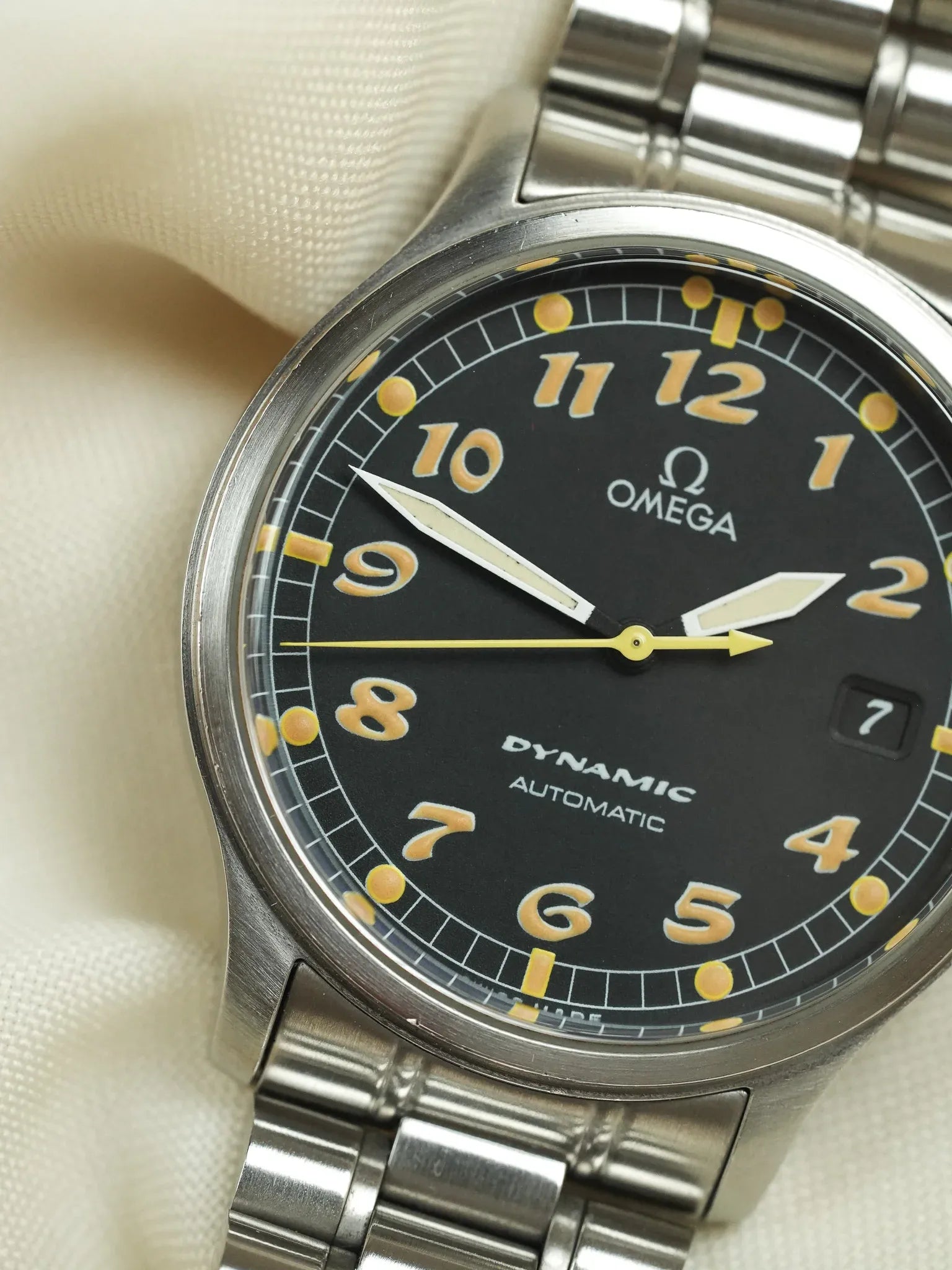 Omega - Dynamic III 166.0310 Fond Noir Index Patinés Orange - 2000s - Atelier Victor - Vintage  Shop