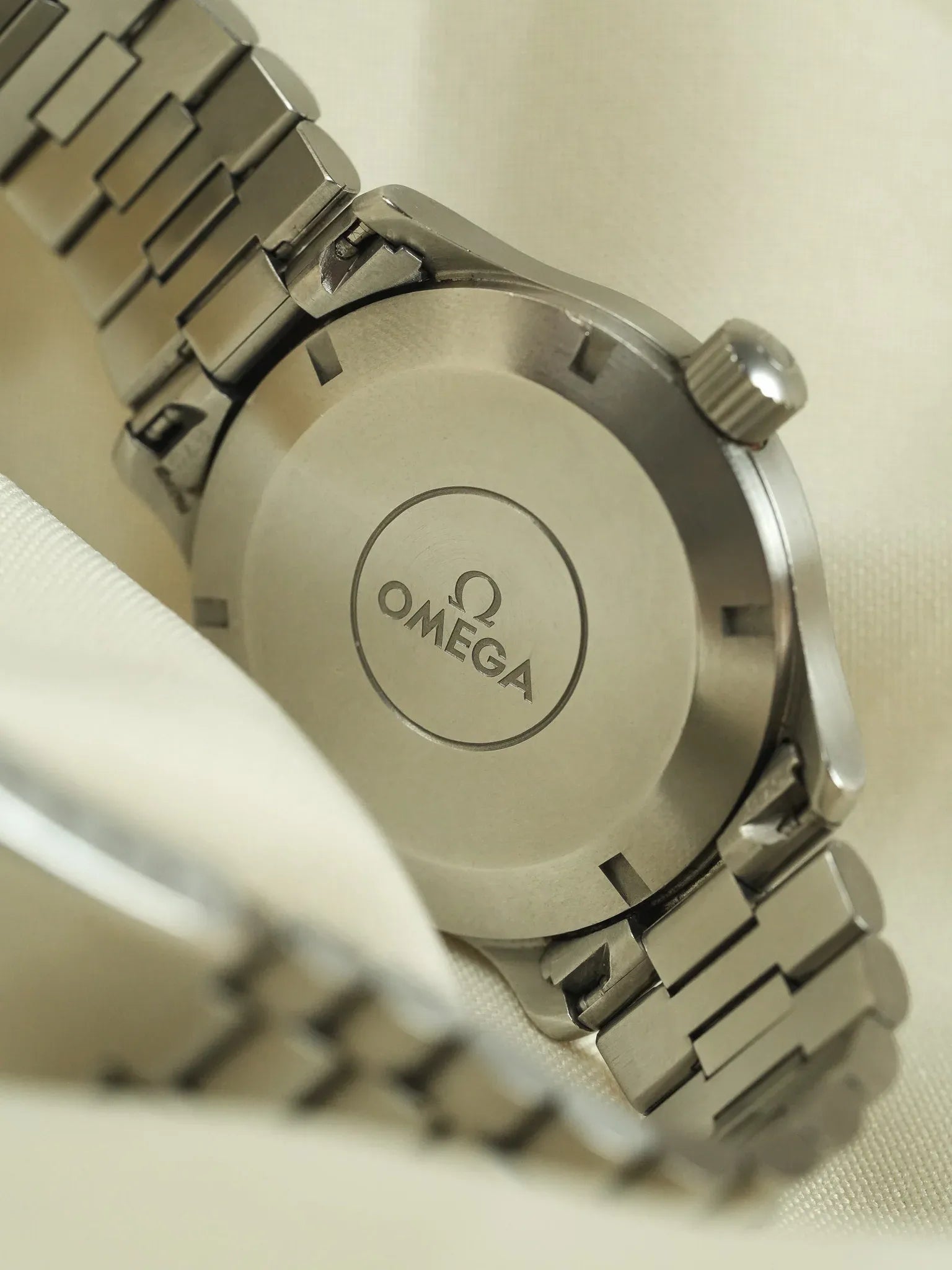 Omega - Dynamic III 166.0310 Fond Noir Index Patinés Orange - 2000s - Atelier Victor - Vintage  Shop