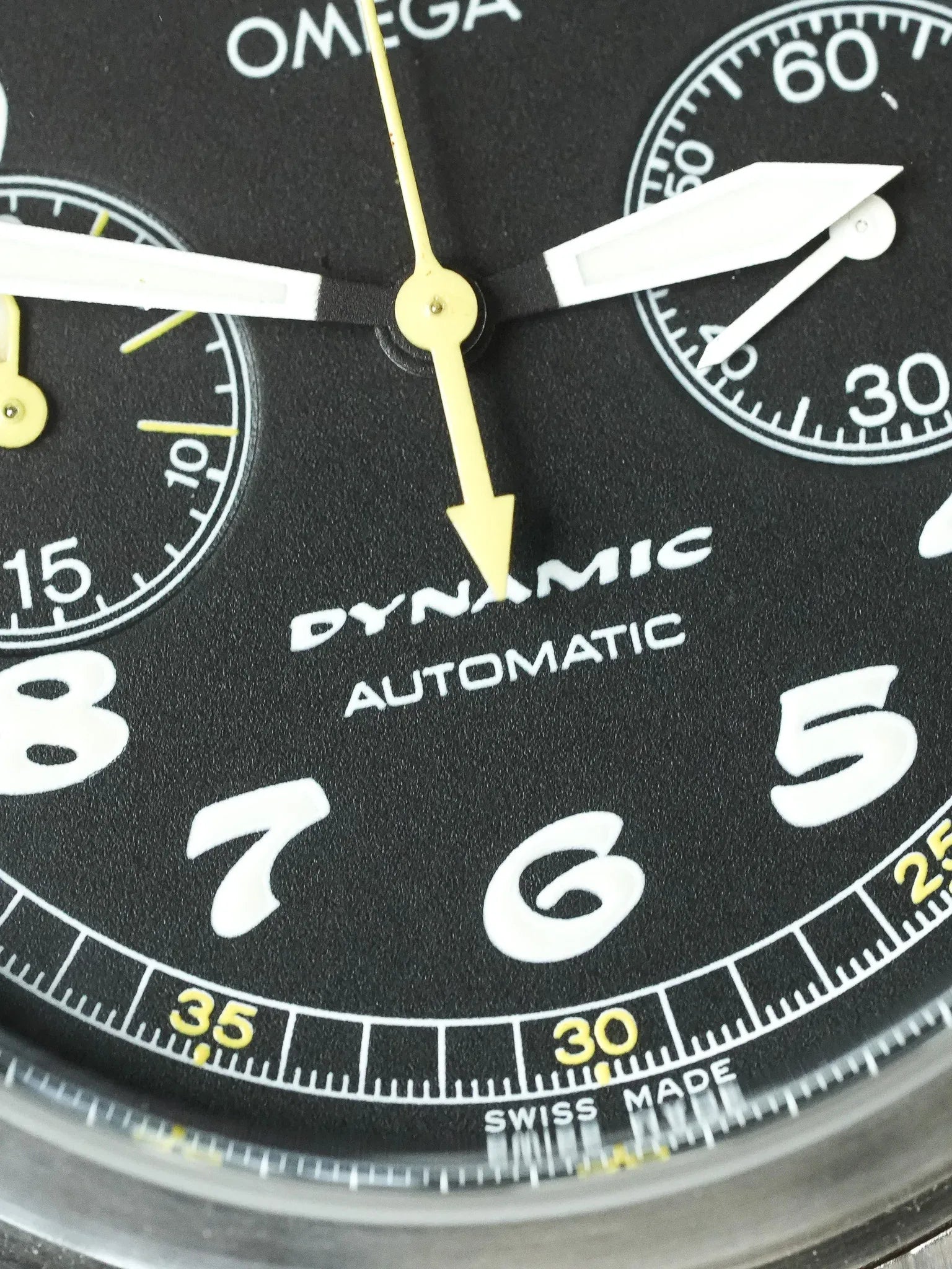 Omega - Dynamic III Chronographe 5240.5000 Fond Noir - 1990s - Atelier Victor