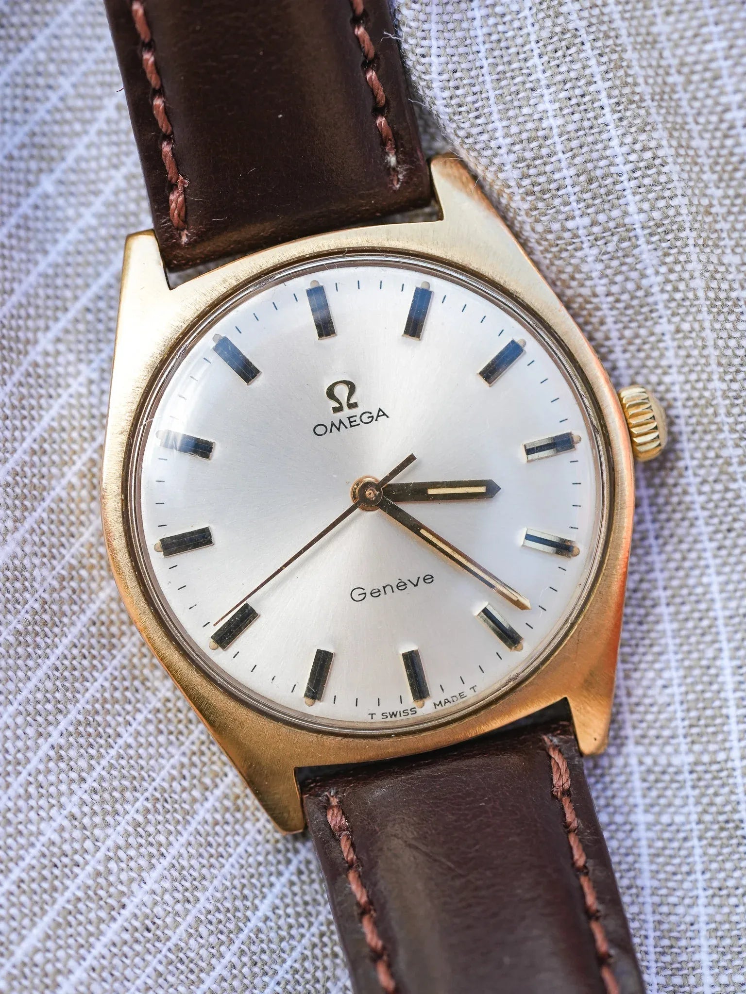 Omega - Genève 135.041 Tonneau Plaqué Or Champagne - 1969 - Atelier Victor - Vintage  Shop