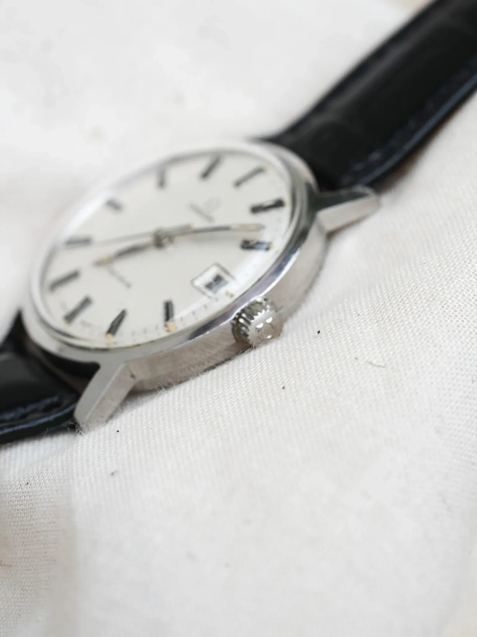 Omega - Genève 136.070 Date Index Onyx Argent - 1970 - Atelier Victor