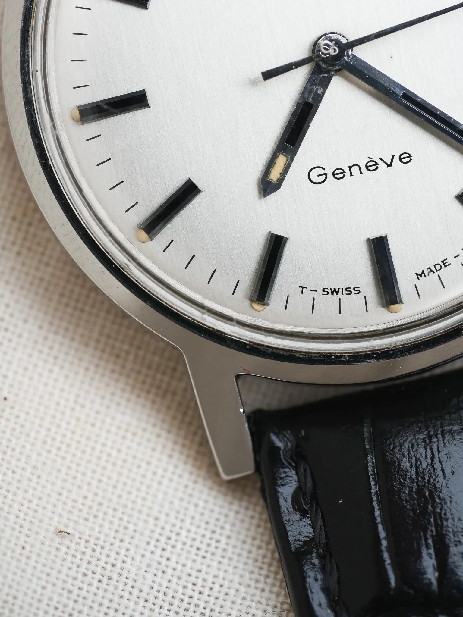 Omega - Genève 136.070 Date Index Onyx Argent - 1970 - Atelier Victor