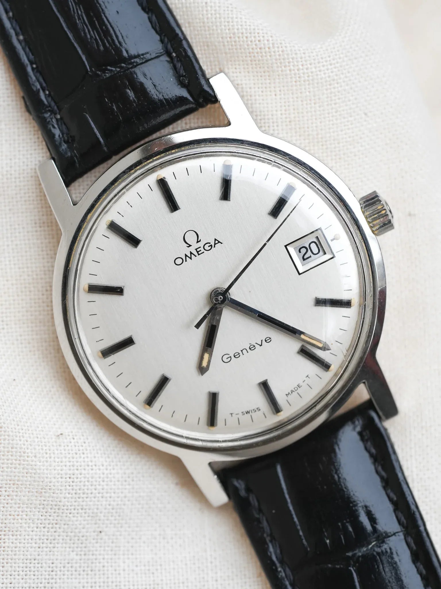 Omega - Genève 136.070 Date Index Onyx Argent - 1970 - Atelier Victor - Vintage  Shop