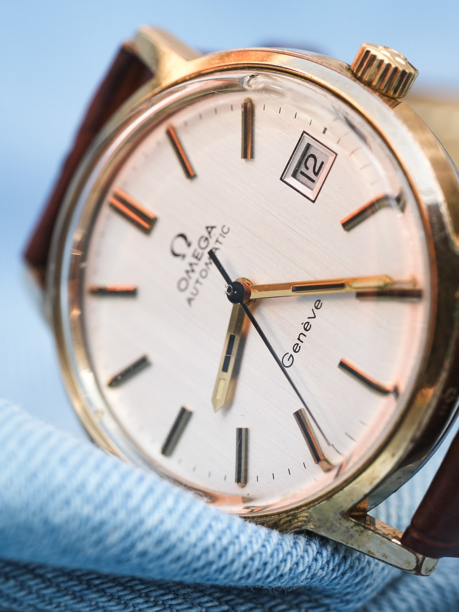 Omega - Genève 166.0163 Plaqué Or Cadran Champagne - 1973 - Atelier Victor Paris - Vintage Watch Shop Dubai