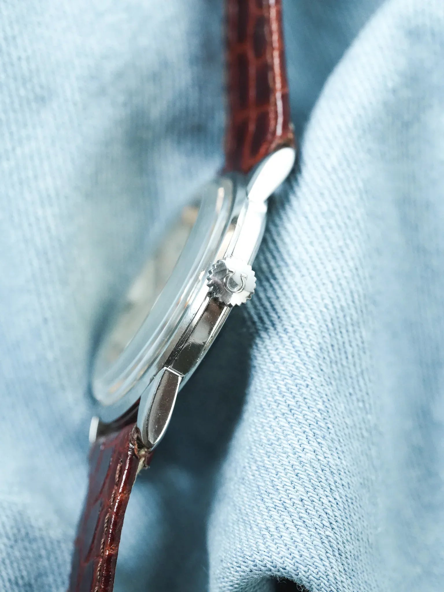 Omega - Genève 2748-3 Acier Patine Ivoire - 1954 - Atelier Victor - Vintage  Shop