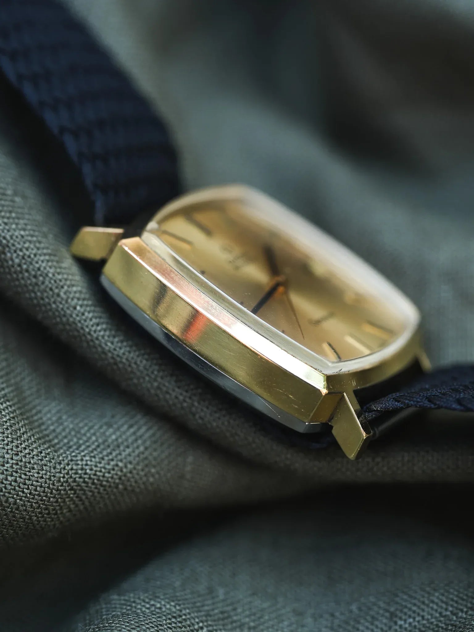 Omega - Genève Carré Plaqué or - 1973 - Atelier Victor