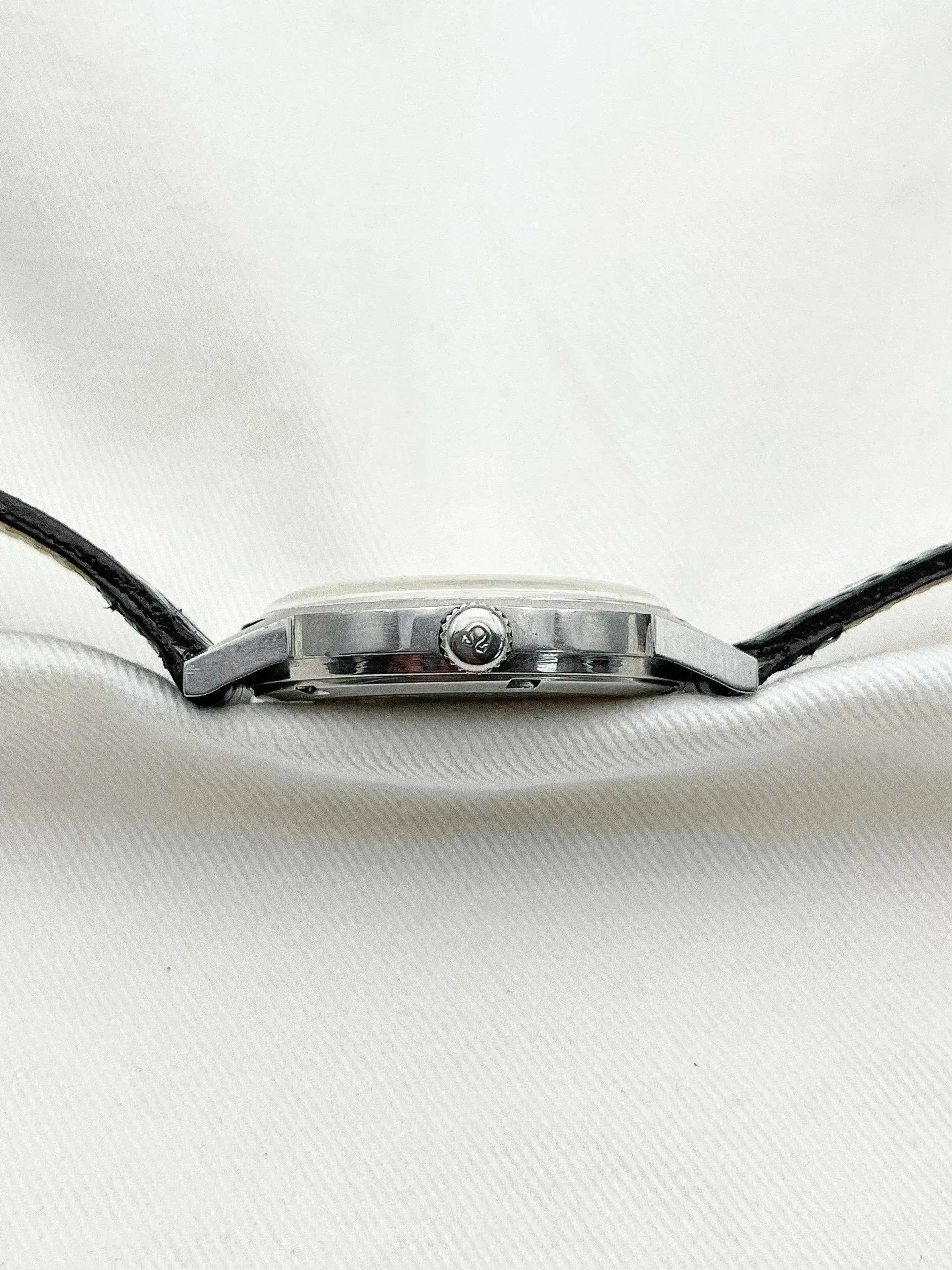 Omega - Genève Champagne Dial 35mm - 1969 - Atelier Victor