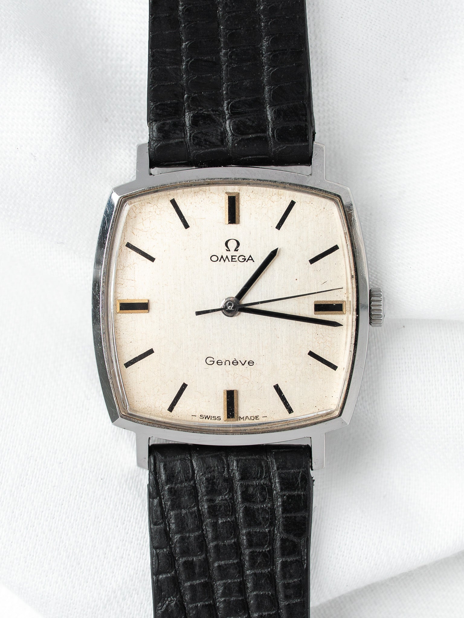 OMEGA geneve ユニセックス　手巻き時計 シルバー文字盤　稼働 Omega Genève Cushion 131.022 — Silver Dial (1970) - Atelier Victor