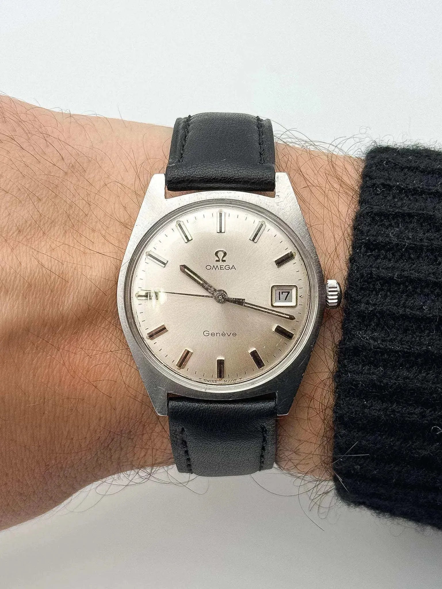 Omega - Genève Date Champagne - 1968 - Atelier Victor Paris - Vintage Watch Shop Dubai