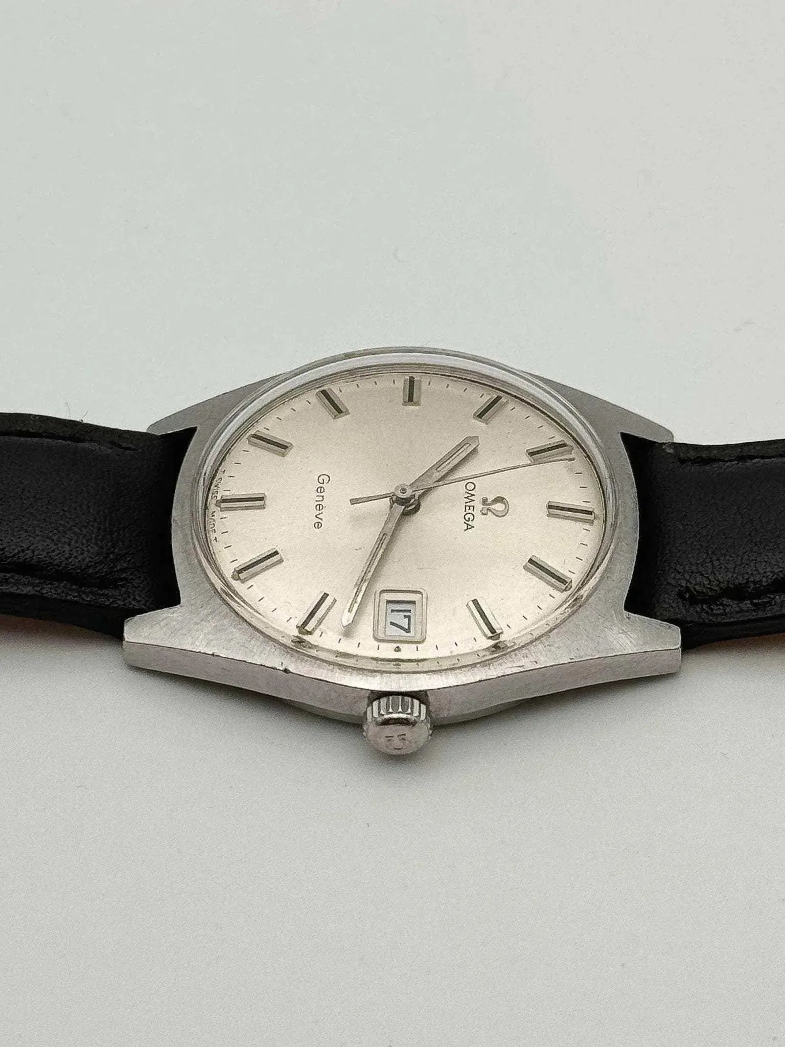 Omega - Genève Date Champagne - 1968 - Atelier Victor - Vintage  Shop