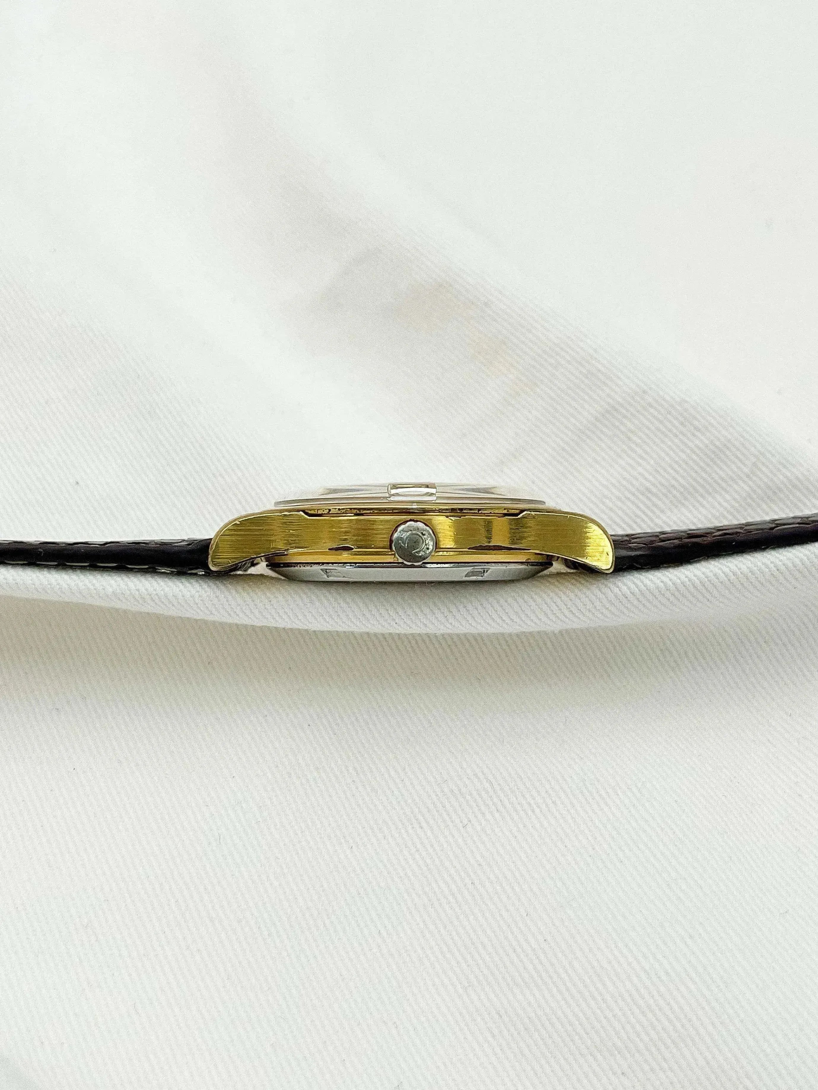 Omega - Genève Gold 36mm - 1974 - Atelier Victor - Vintage  Shop