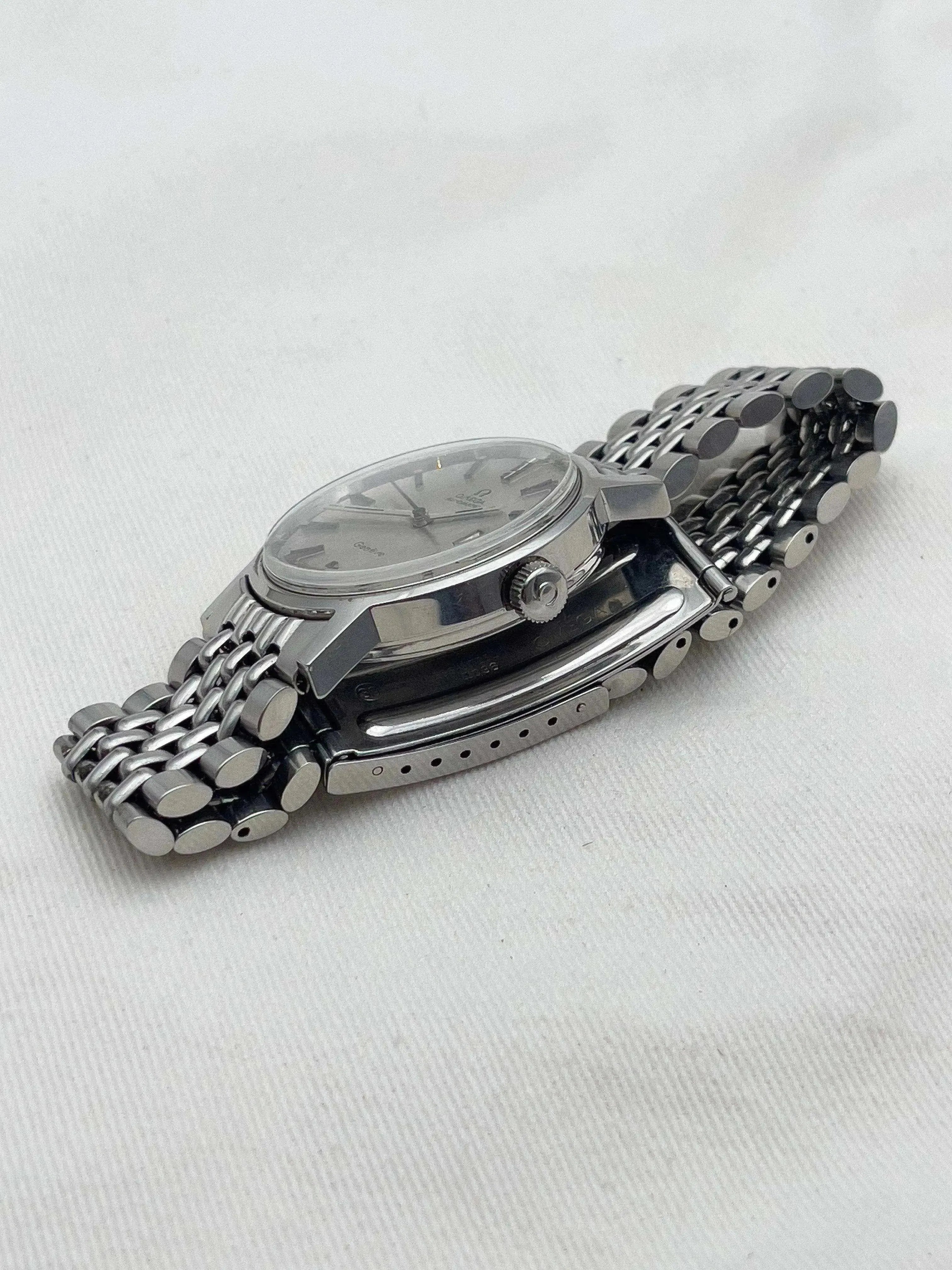 Omega - Genève Grain de riz - 1972 - Atelier Victor Paris - Vintage Watch Shop Dubai