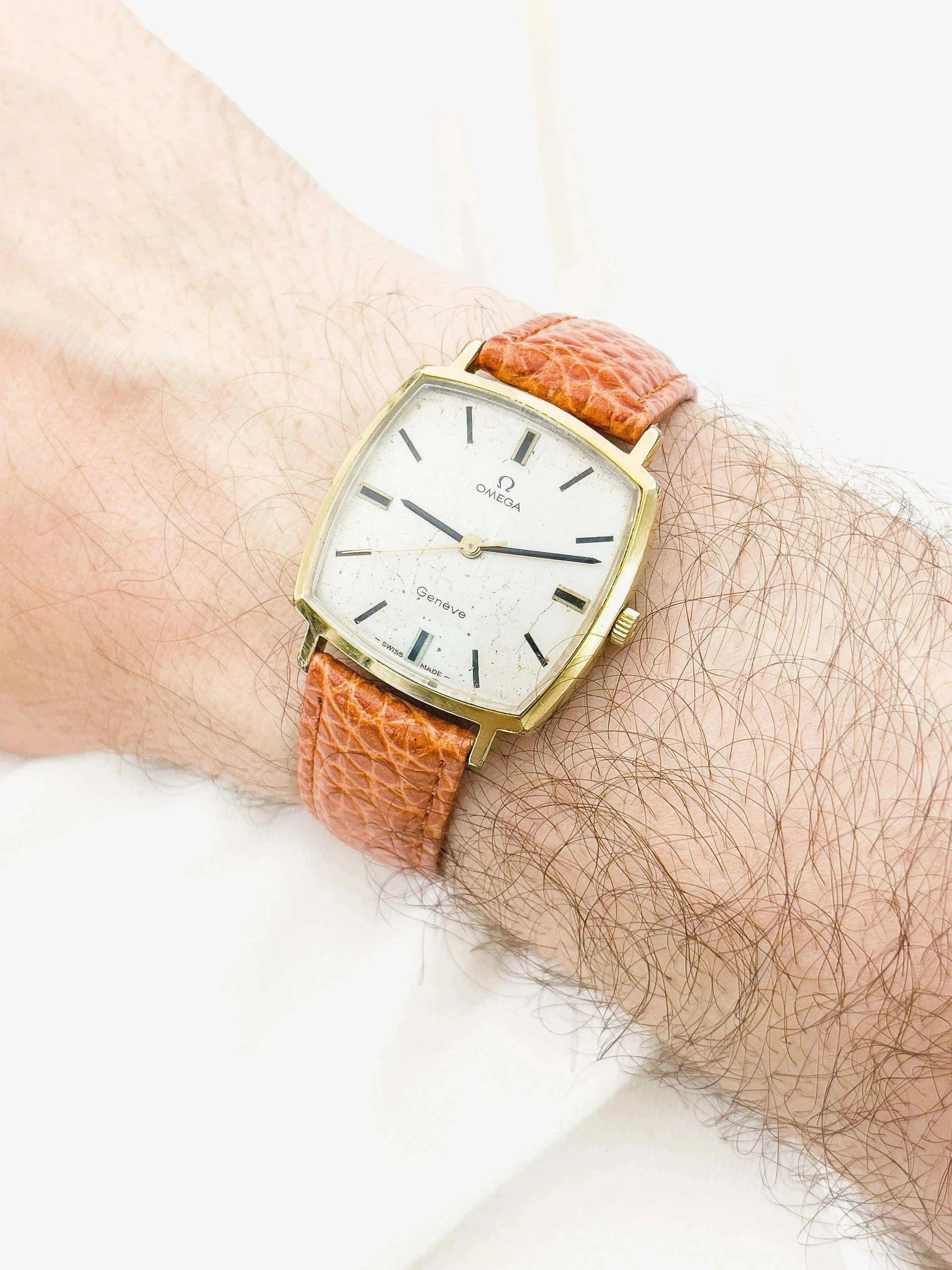 Omega Genève - Orange Spider - 1970 - Atelier Victor Paris - Vintage Watch Shop Dubai