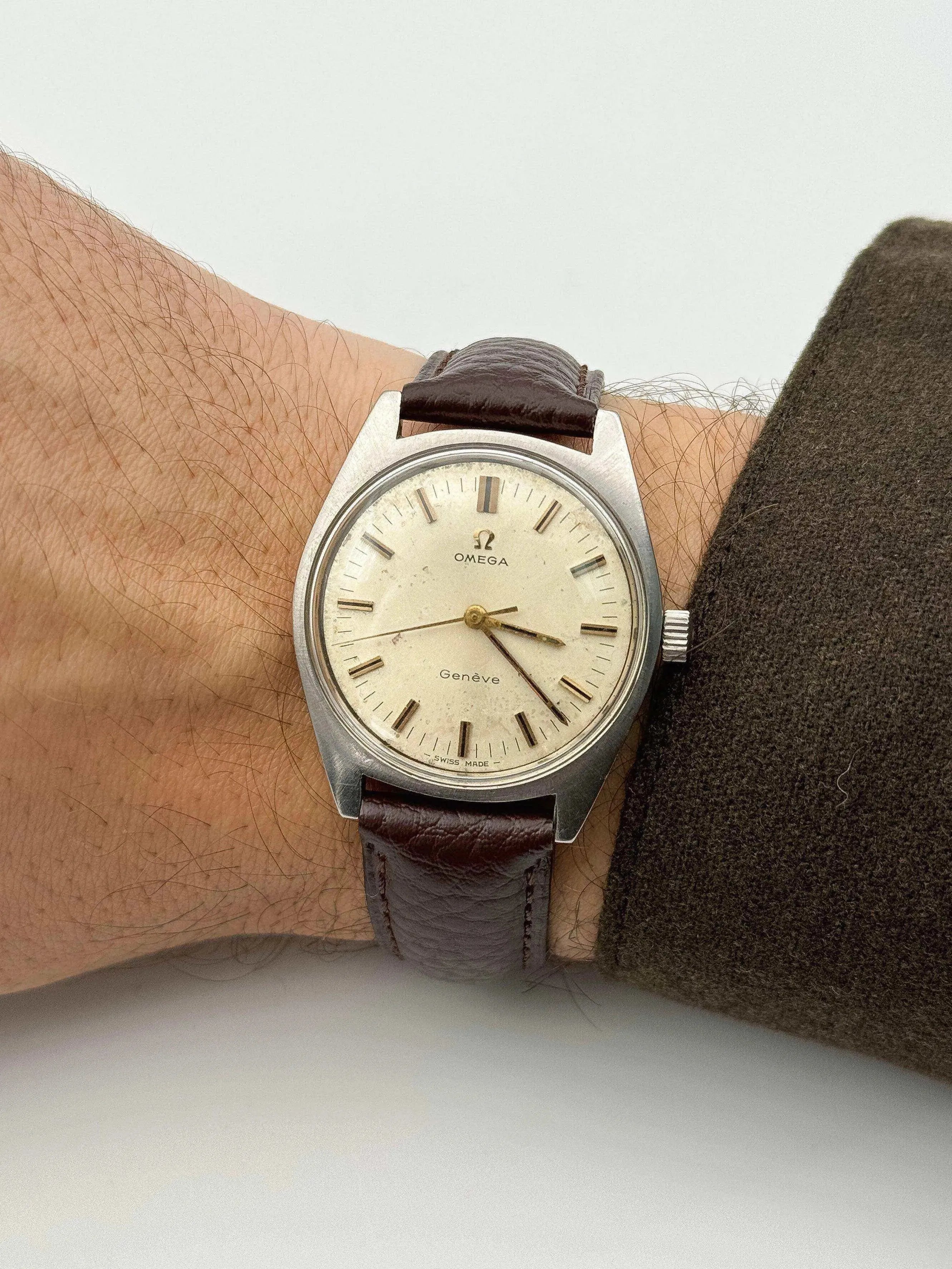 Omega - Genève Patine Index Champagne - 1969 - Atelier Victor Paris - Vintage Watch Shop Dubai