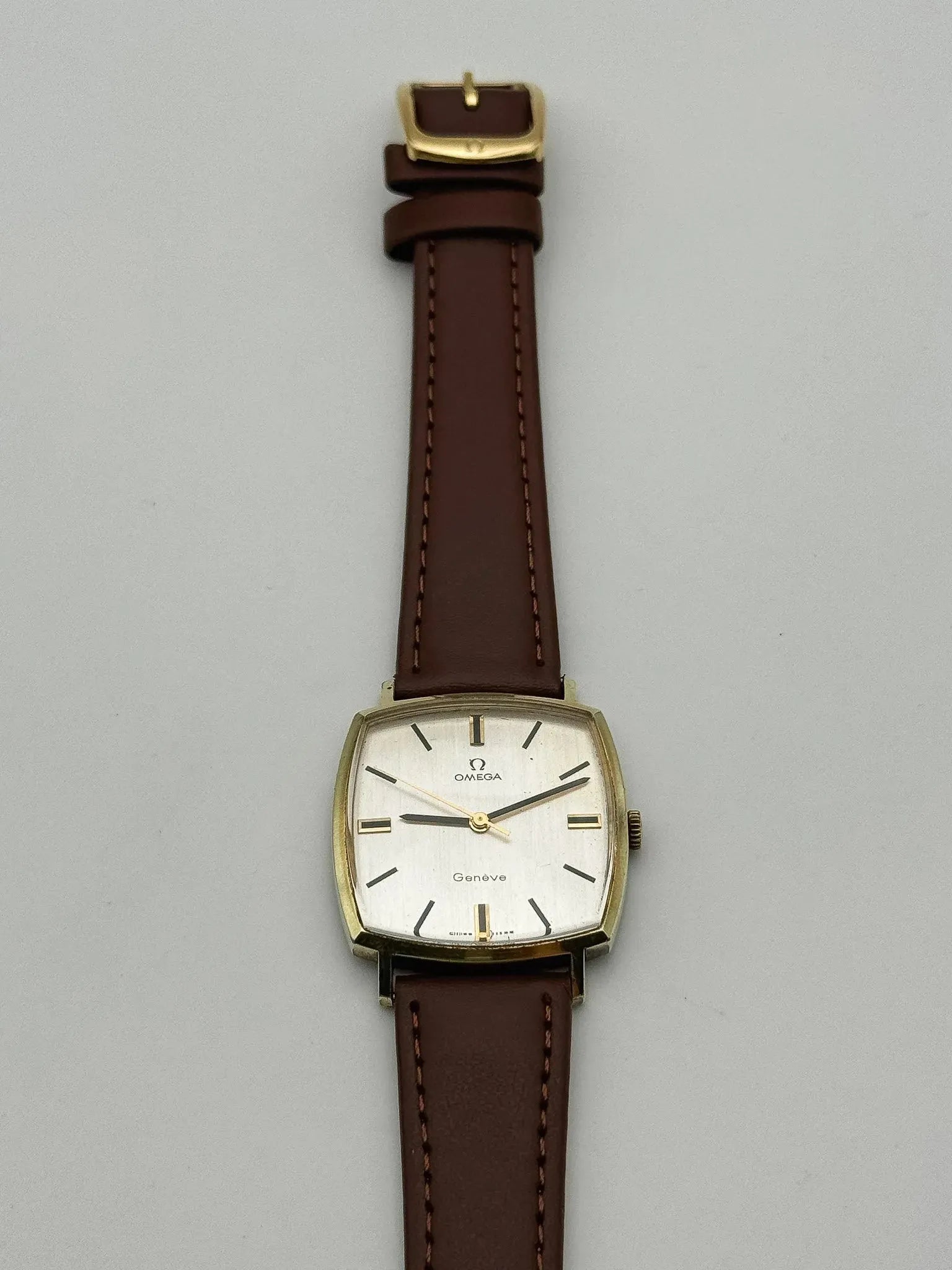 Omega - Genève Square Gold - 1970 - Atelier Victor Paris - Vintage Watch Shop Dubai
