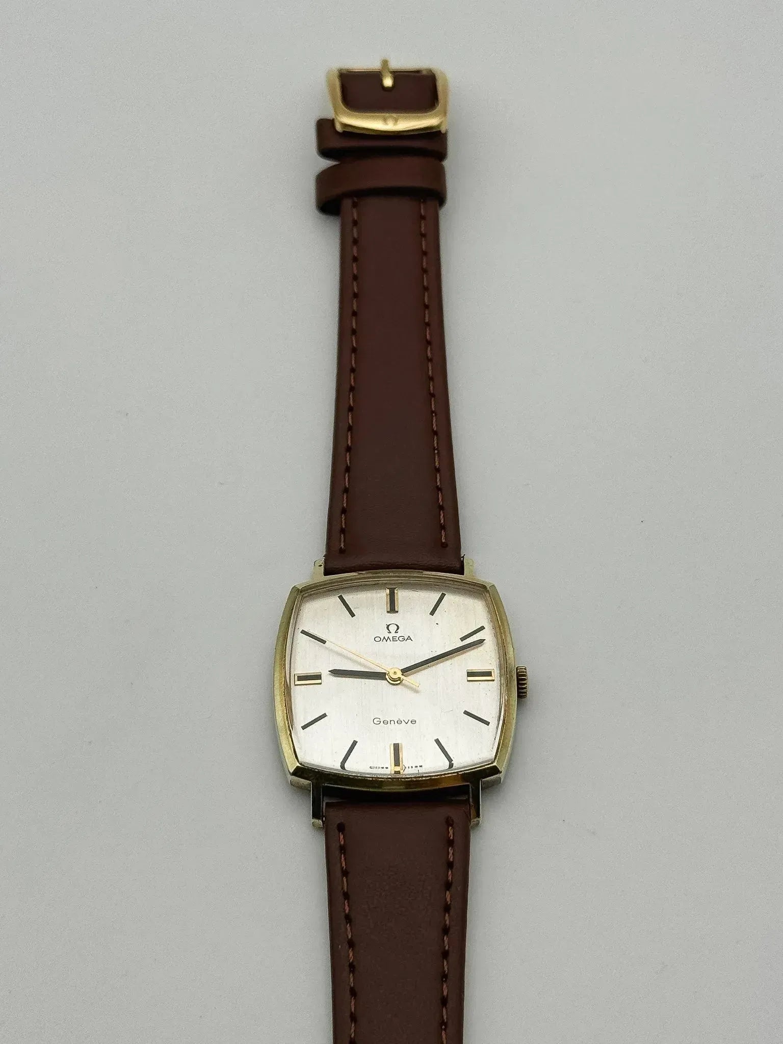 Omega - Genève Square Gold - 1970 - Atelier Victor - Vintage  Shop