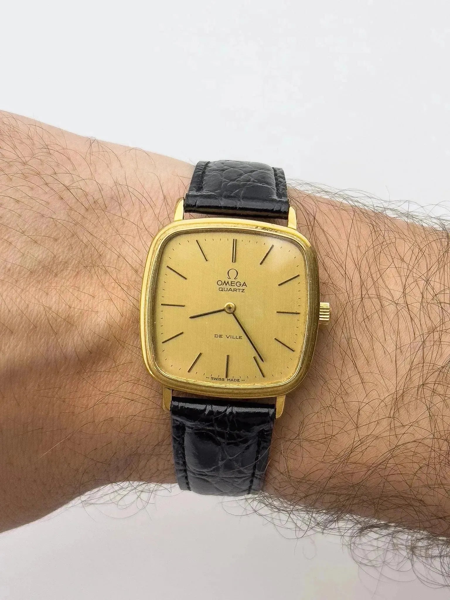 Omega - Gold Square - 1977 - Atelier Victor Paris - Vintage Watch Shop Dubai