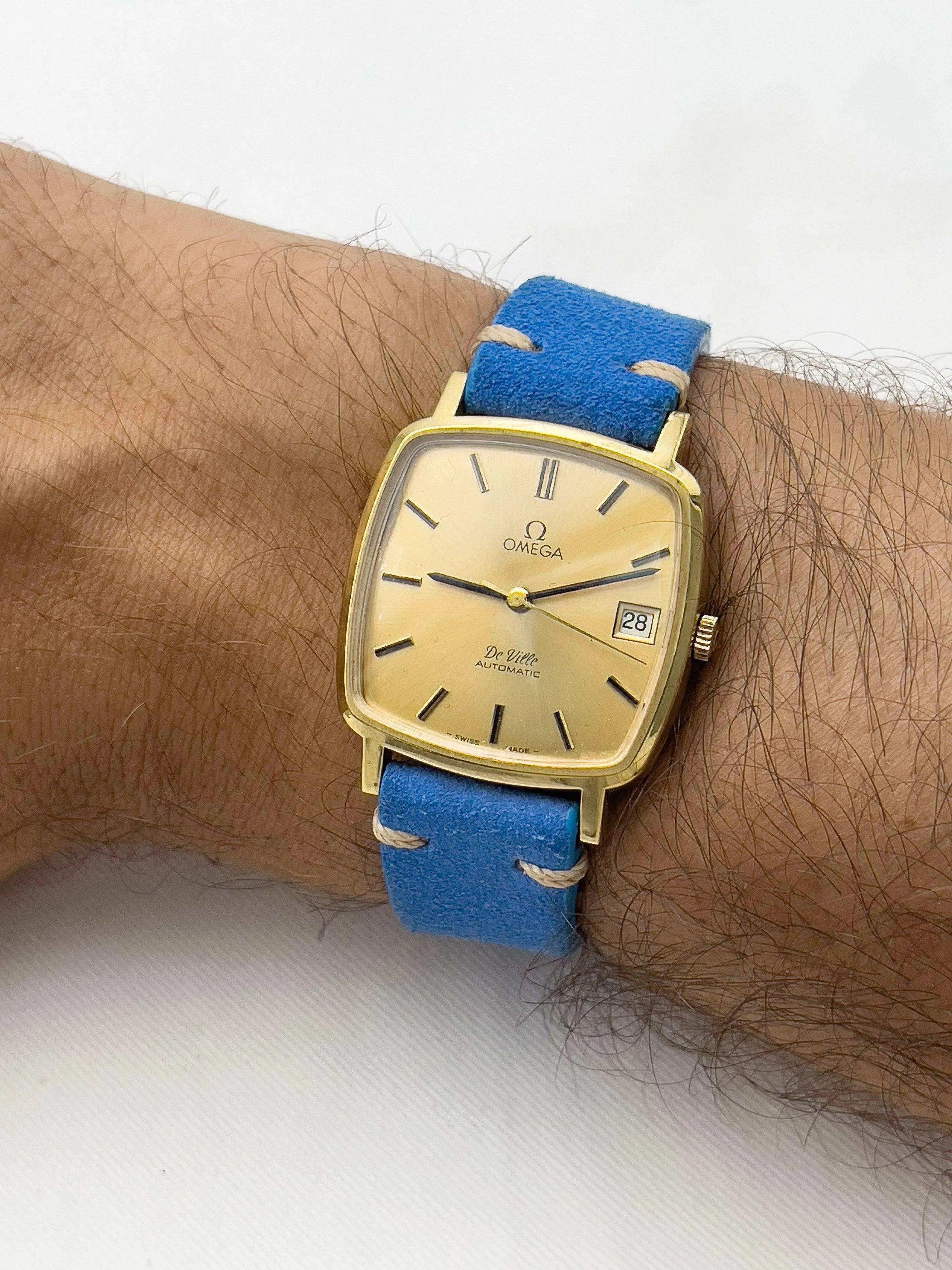 Omega - Gold Square Black Index - 1978 - Atelier Victor - Vintage  Shop
