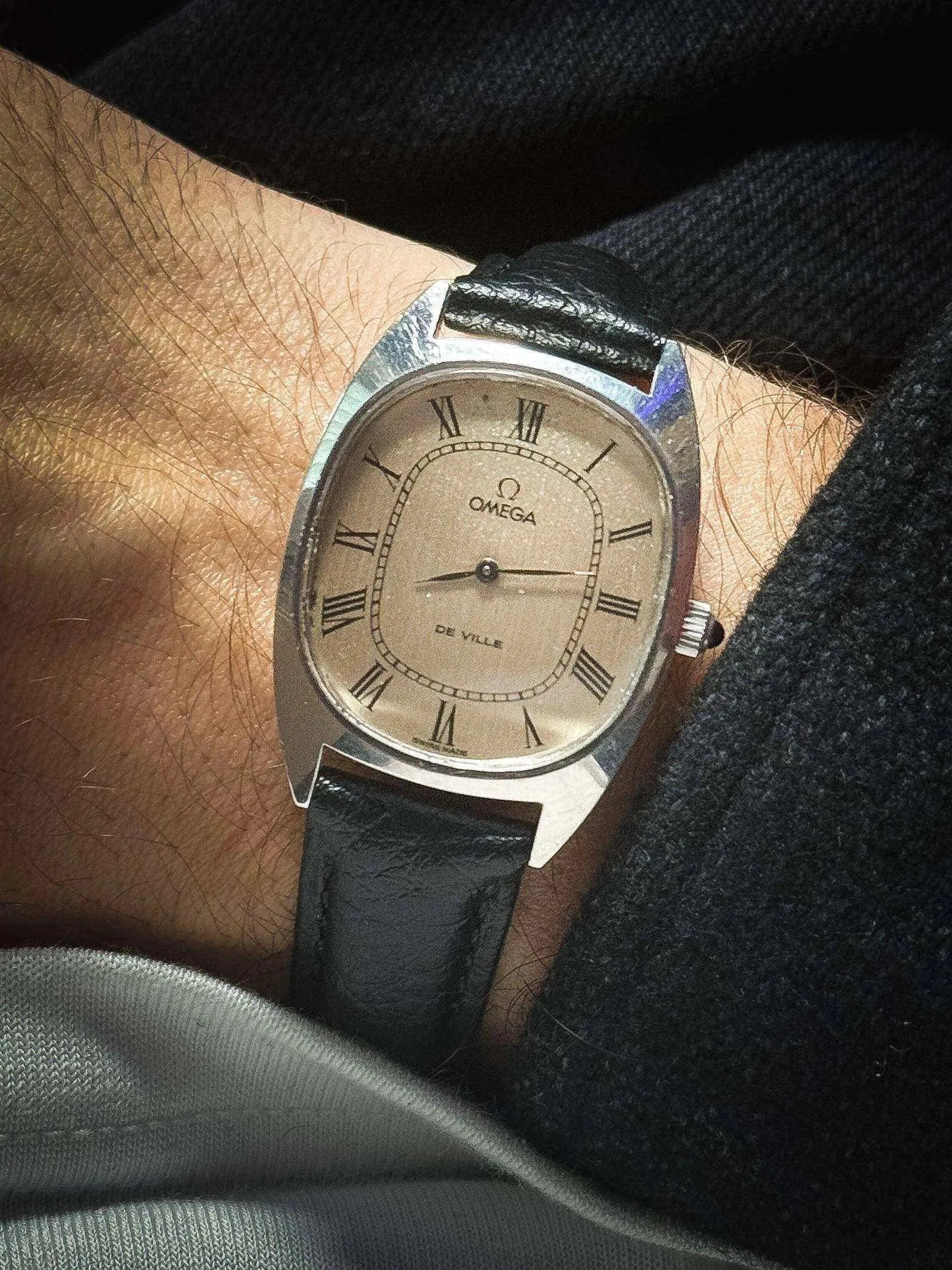 Omega - Index Romain Meca - 1977 - Atelier Victor Paris - Vintage Watch Shop Dubai