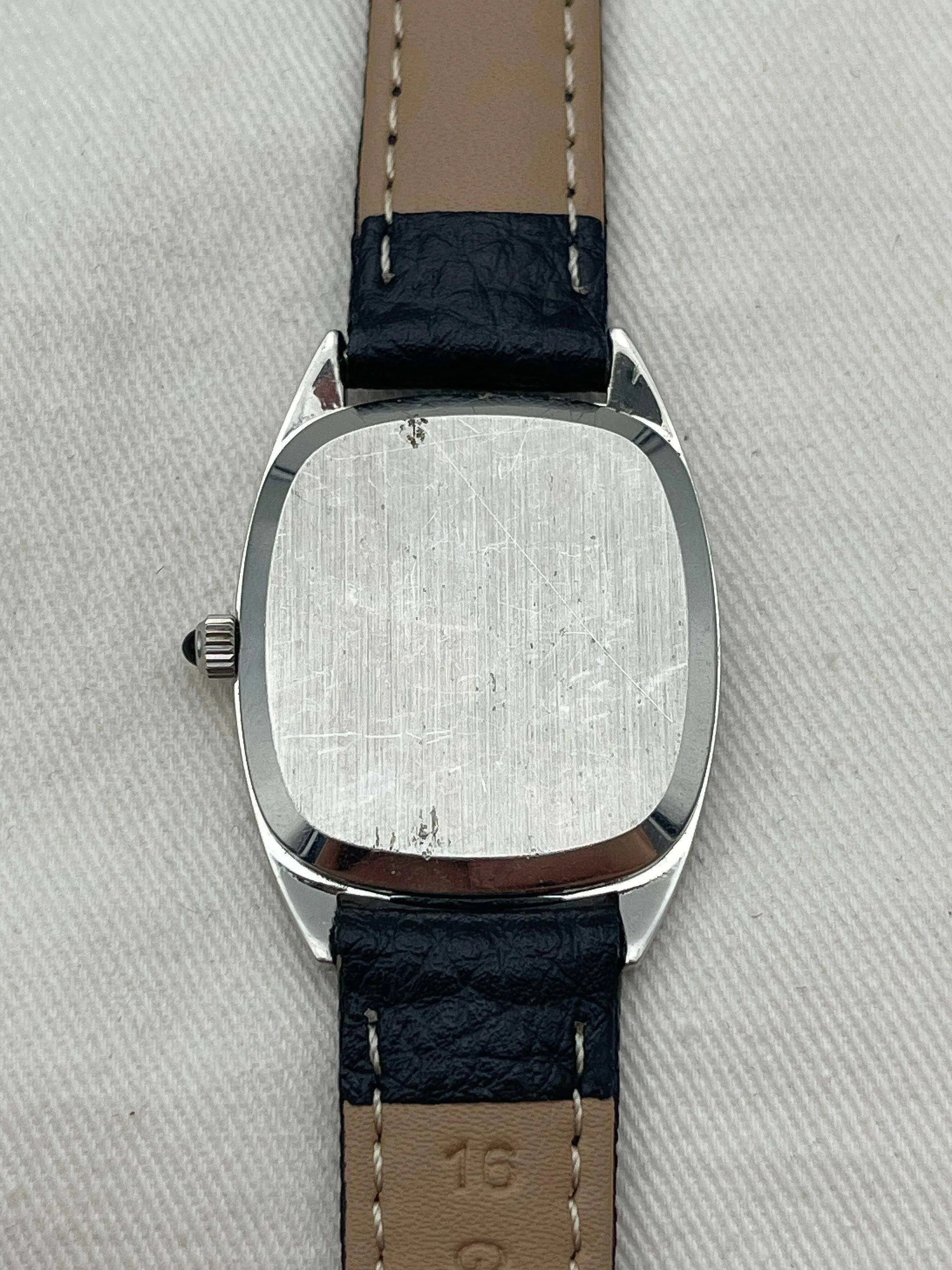 Omega - Index Romain Meca - 1977 - Atelier Victor Paris - Vintage Watch Shop Dubai