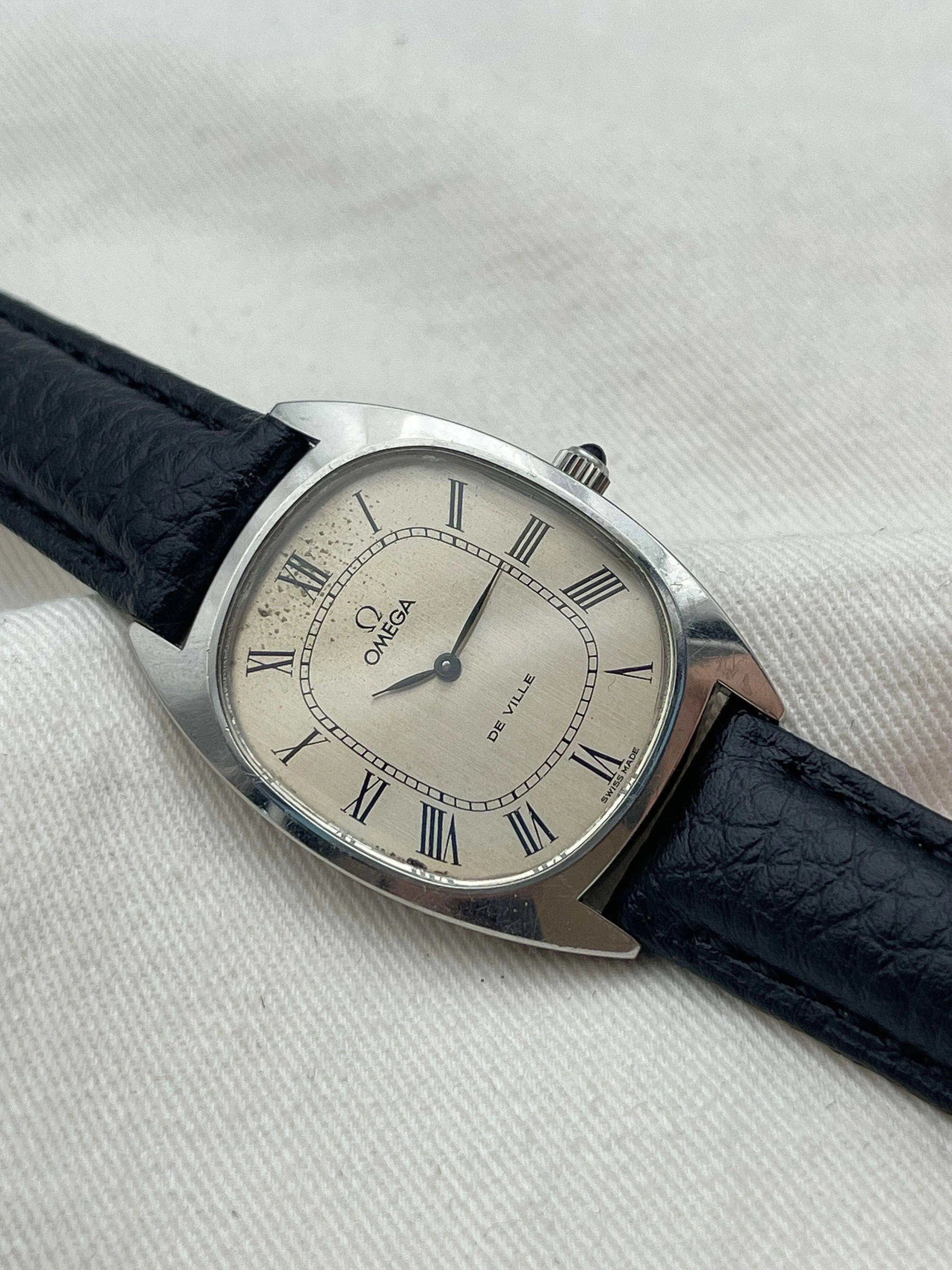 Omega - Index Romain Meca - 1977 - Atelier Victor Paris - Vintage Watch Shop Dubai