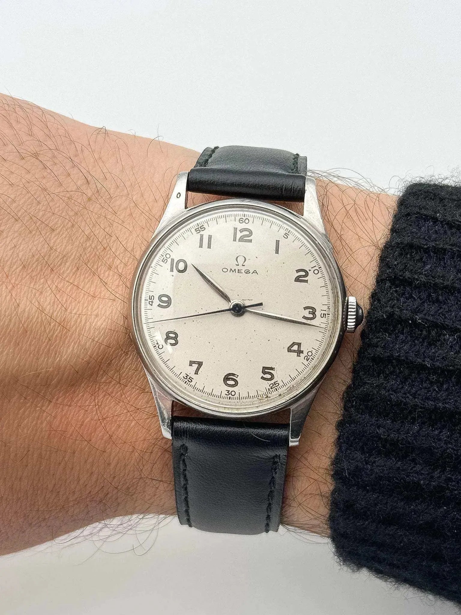 Omega - Militaire WW2 - 1944 - Atelier Victor Paris - Vintage Watch Shop Dubai