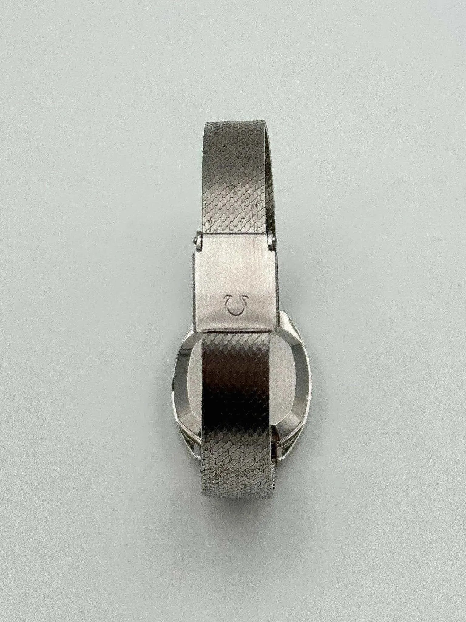 Omega - MIni Constellation 591.0006 Octogonale Noir Acier - 1976 - Atelier Victor - Vintage  Shop