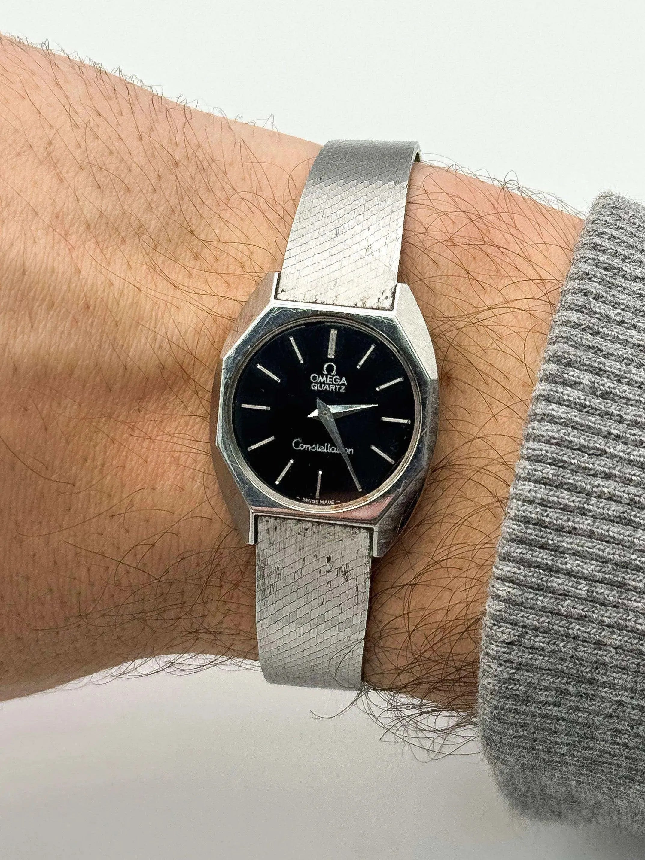 Omega - MIni Constellation Octogonale Noir Acier - 1976 - Atelier Victor Paris - Vintage Watch Shop Dubai