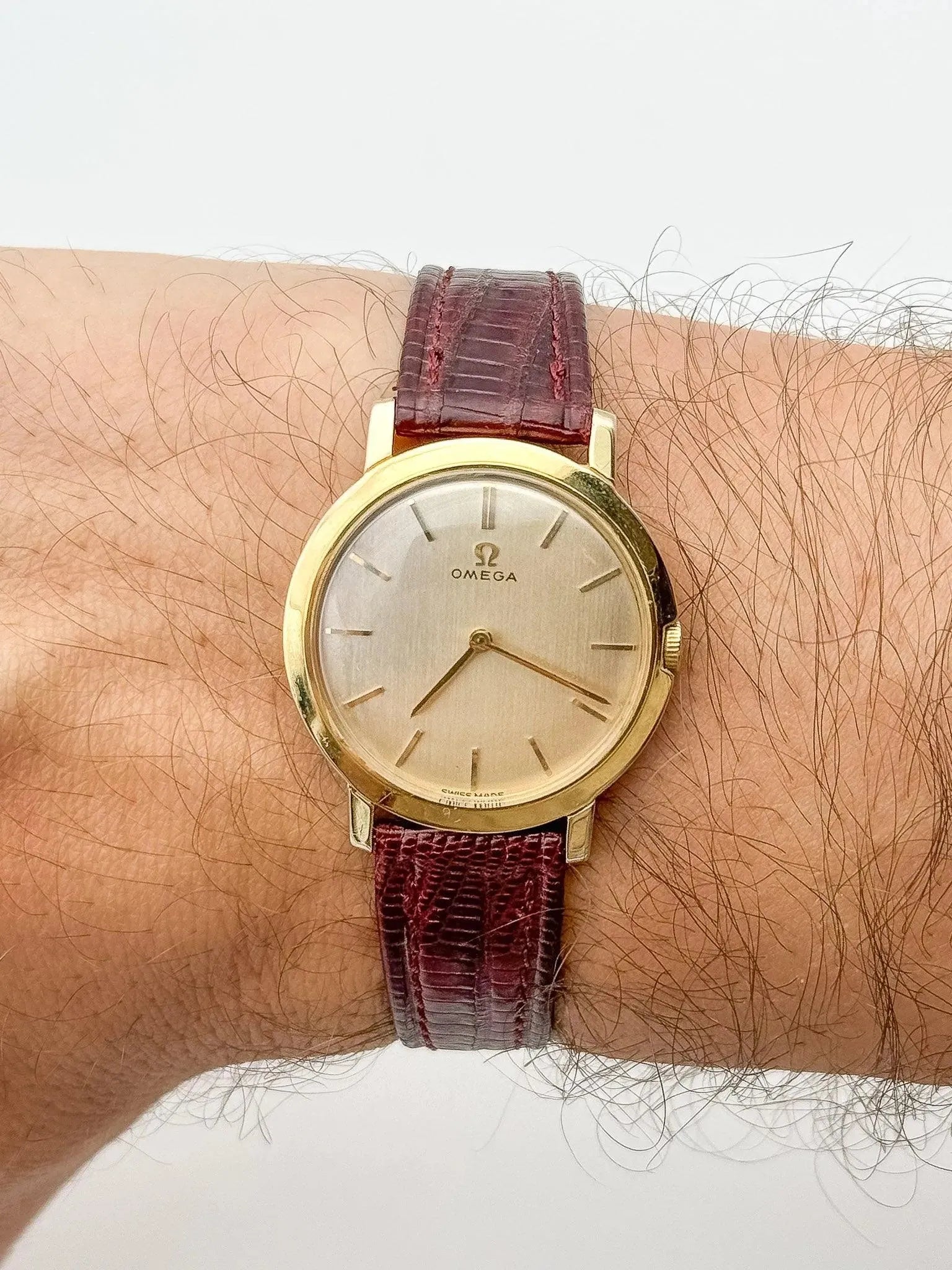 Omega - Mini Disco Volante - 1974 - Atelier Victor Paris - Vintage Watch Shop Dubai
