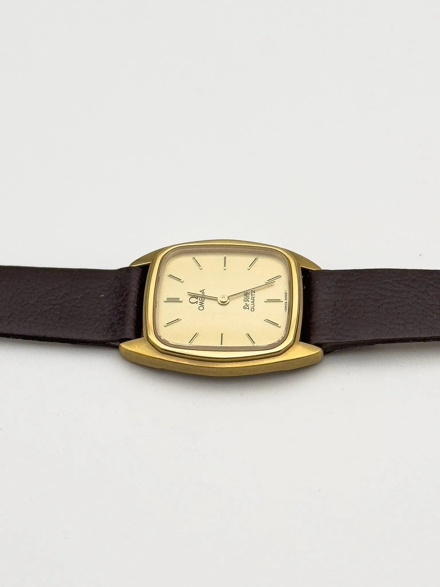 Omega - Mini Tonneau Gold Lady - 1979 - Atelier Victor Paris - Vintage Watch Shop Dubai
