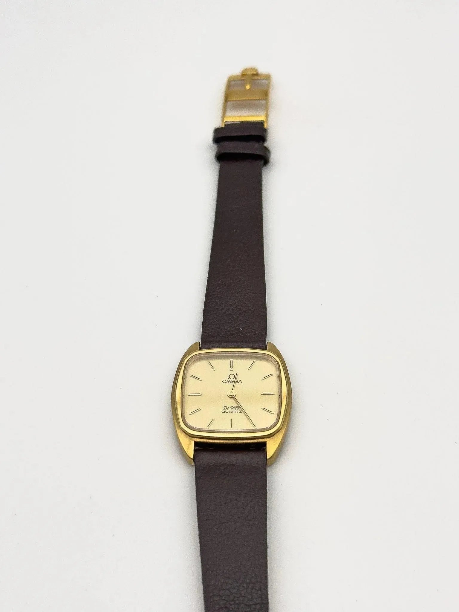 Omega - Mini Tonneau Gold Lady - 1979 - Atelier Victor Paris - Vintage Watch Shop Dubai