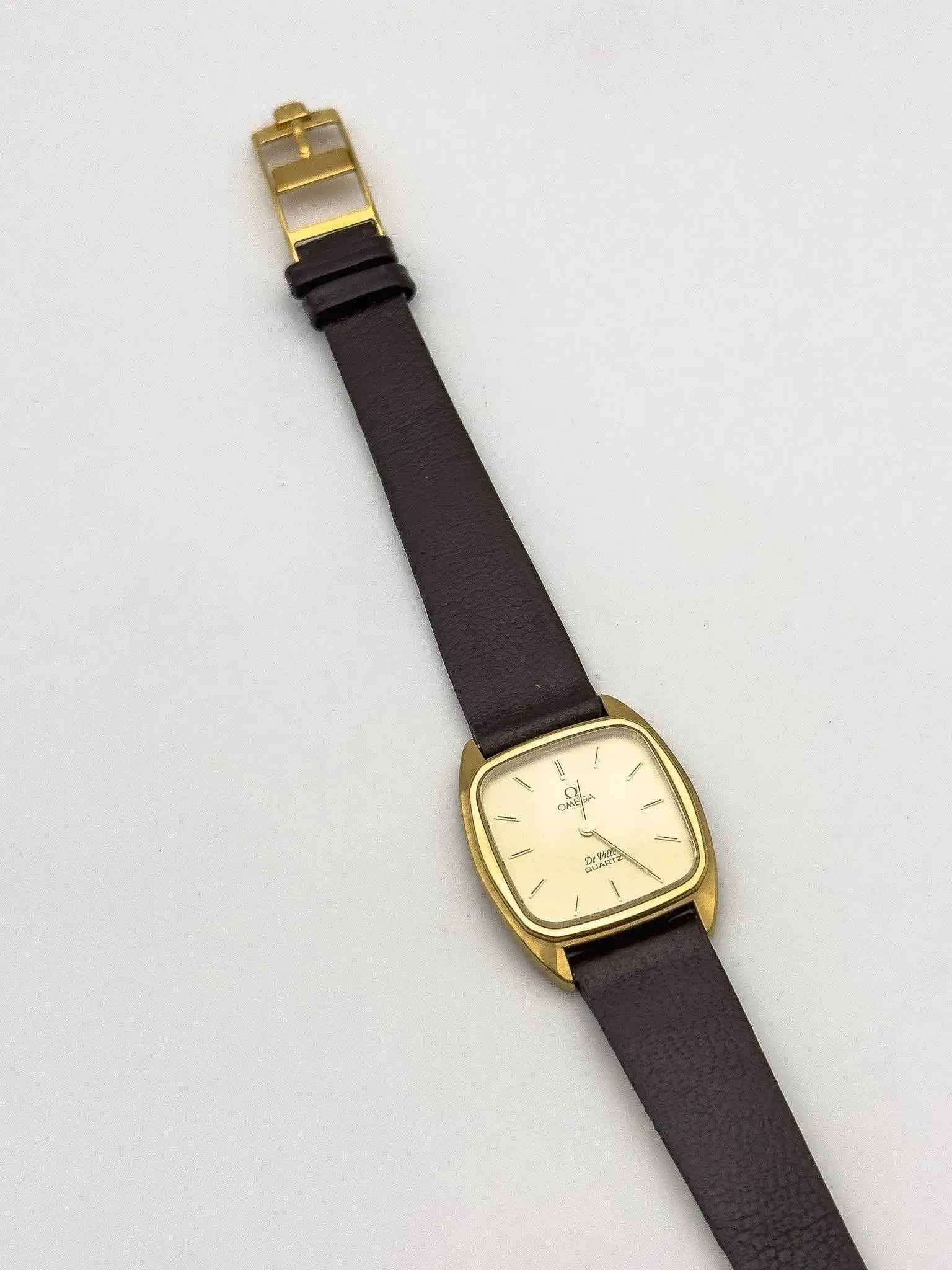 Omega - Mini Tonneau Gold Lady - 1979 - Atelier Victor - Vintage  Shop