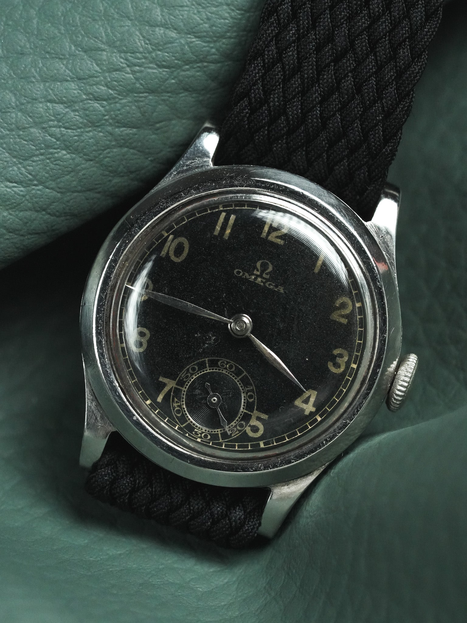 Omega - montre militaire cadran noir GILT 26.5SOB T2- 1935 - Atelier Victor - Vintage  Shop