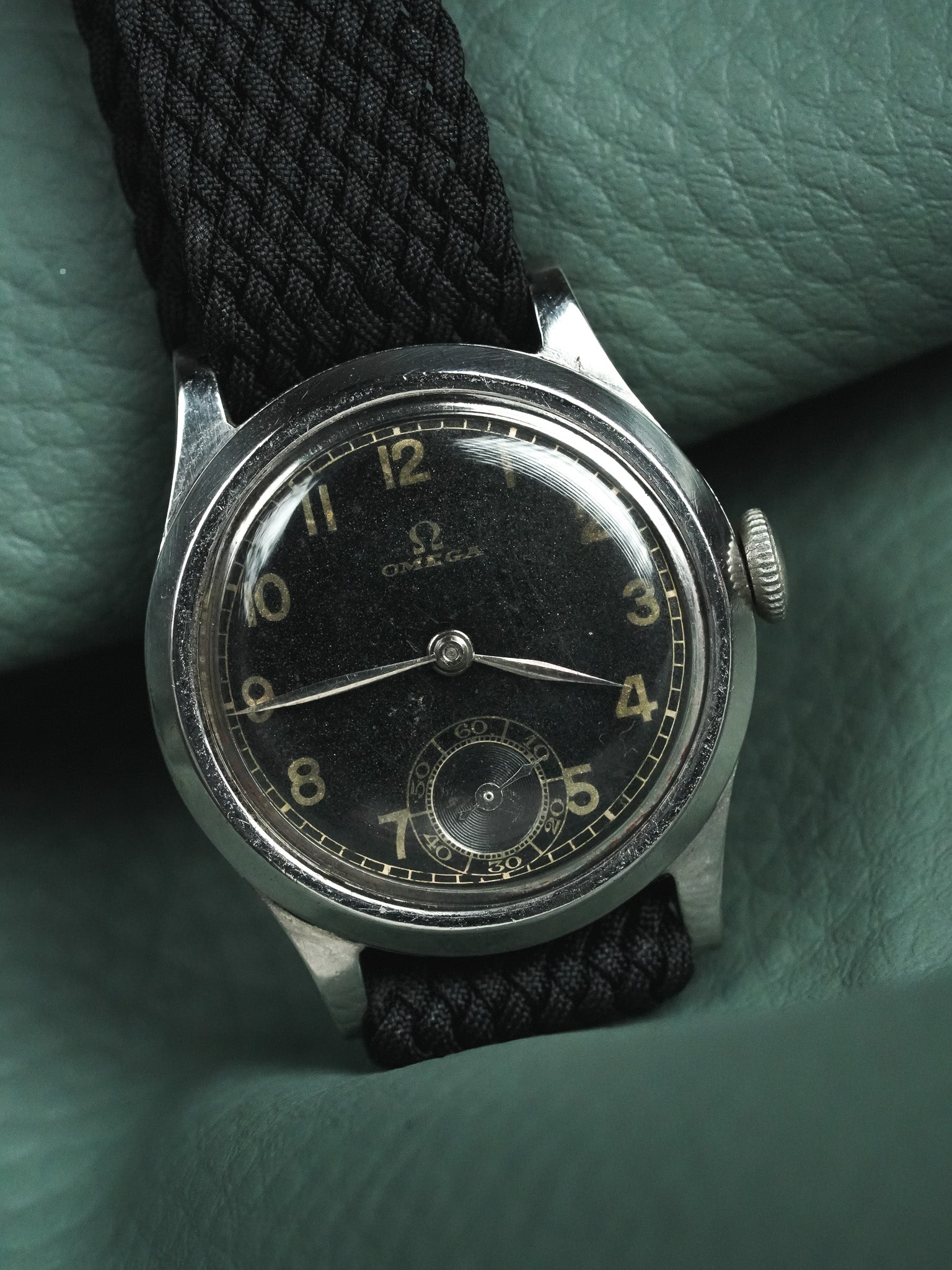 Omega - montre militaire cadran noir GILT 26.5SOB T2- 1935 - Atelier Victor - Vintage  Shop