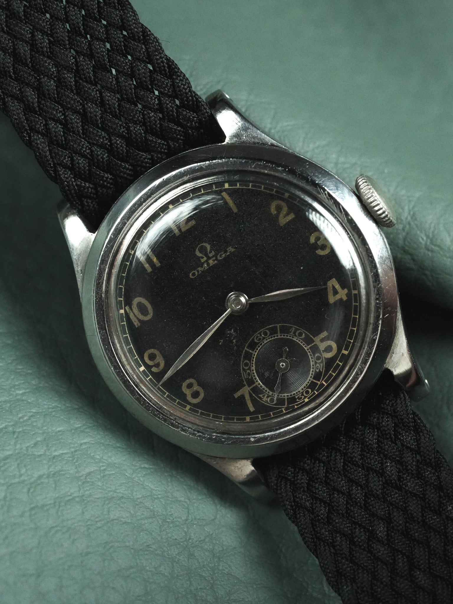 Omega - montre militaire cadran noir GILT 26.5SOB T2- 1935 - Atelier Victor - Vintage  Shop