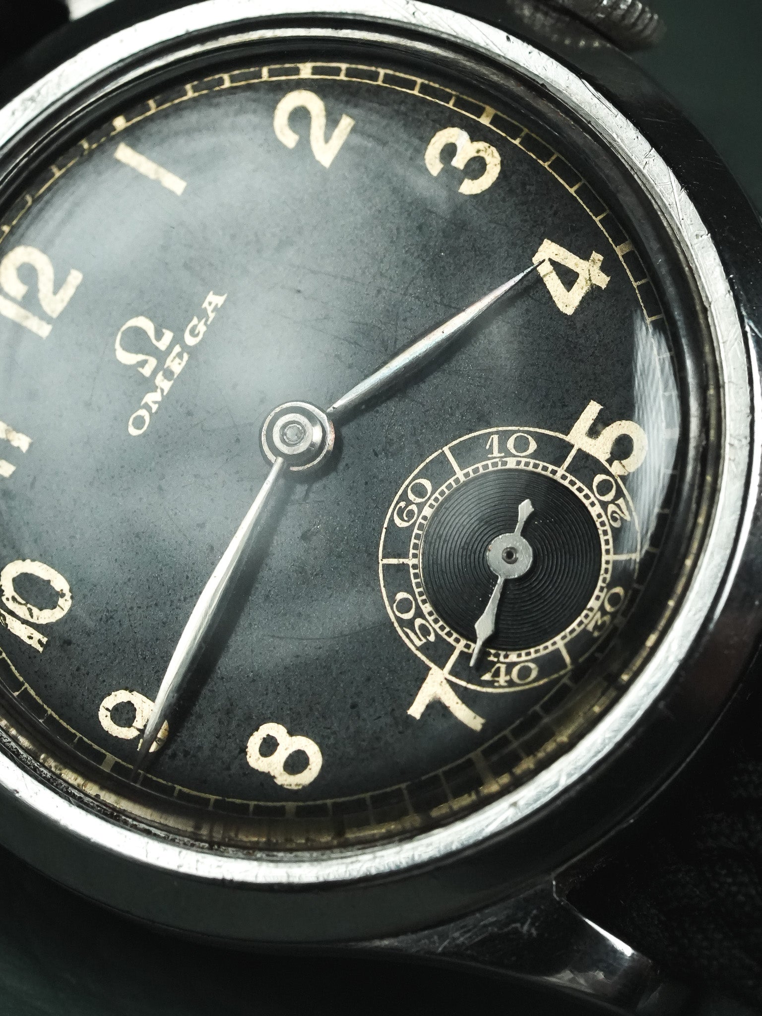 Omega - montre militaire cadran noir GILT 26.5SOB T2- 1935 - Atelier Victor - Vintage  Shop