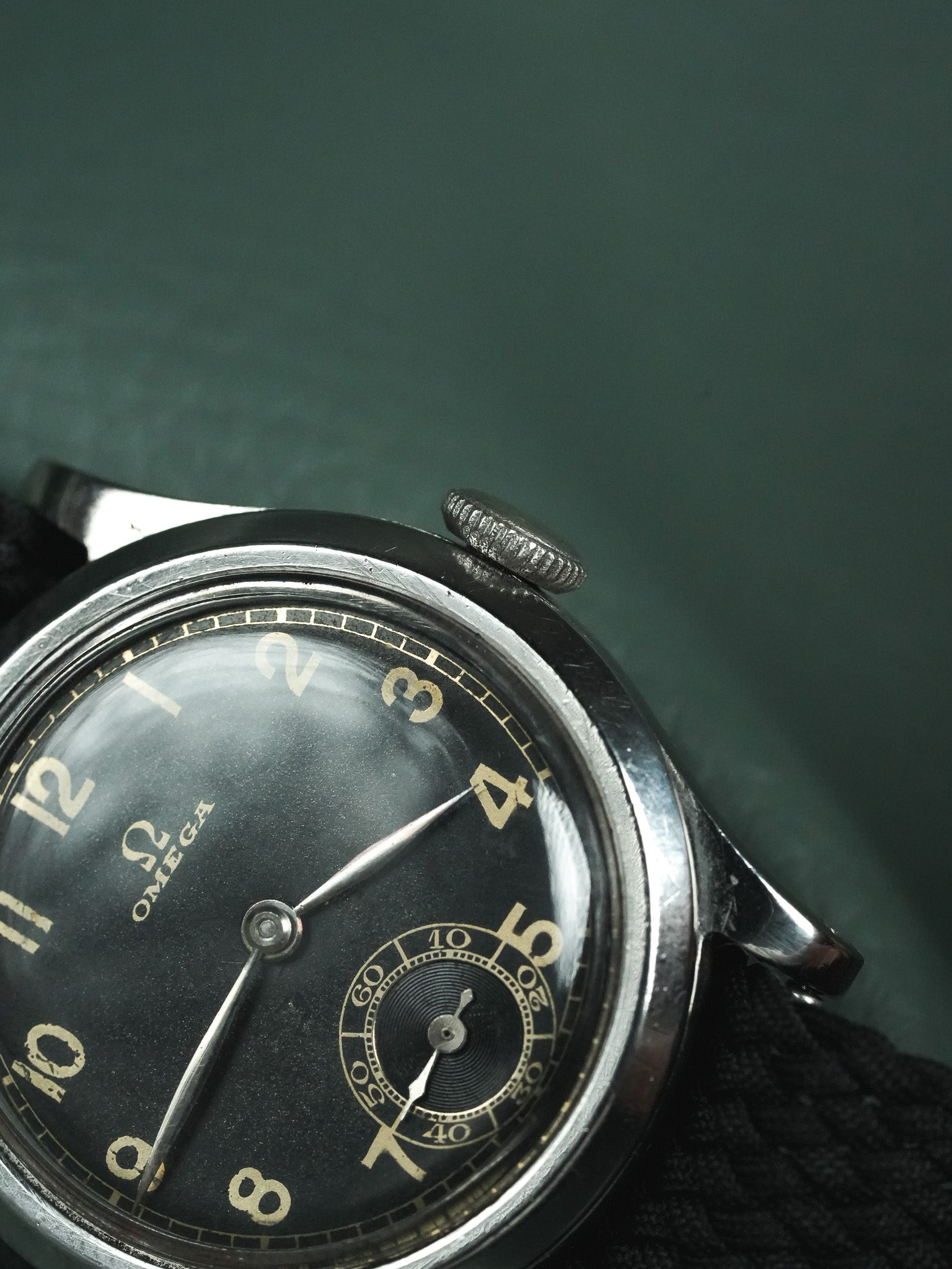 Omega - montre militaire cadran noir GILT 26.5SOB T2- 1935 - Atelier Victor - Vintage  Shop