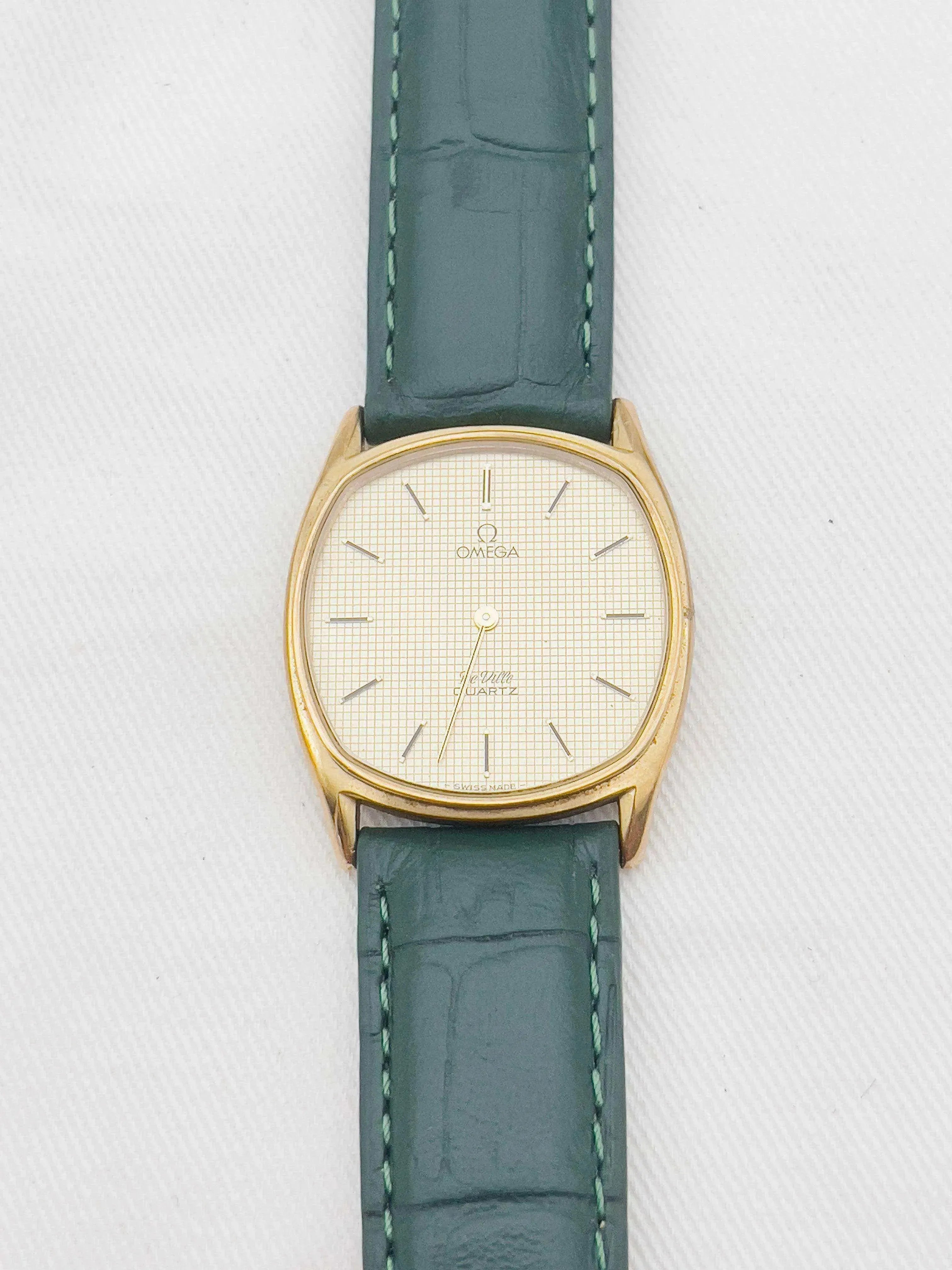 Omega - Nid d'abeille Tonneau Plaqué or - 1978 - Atelier Victor Paris - Vintage Watch Shop Dubai