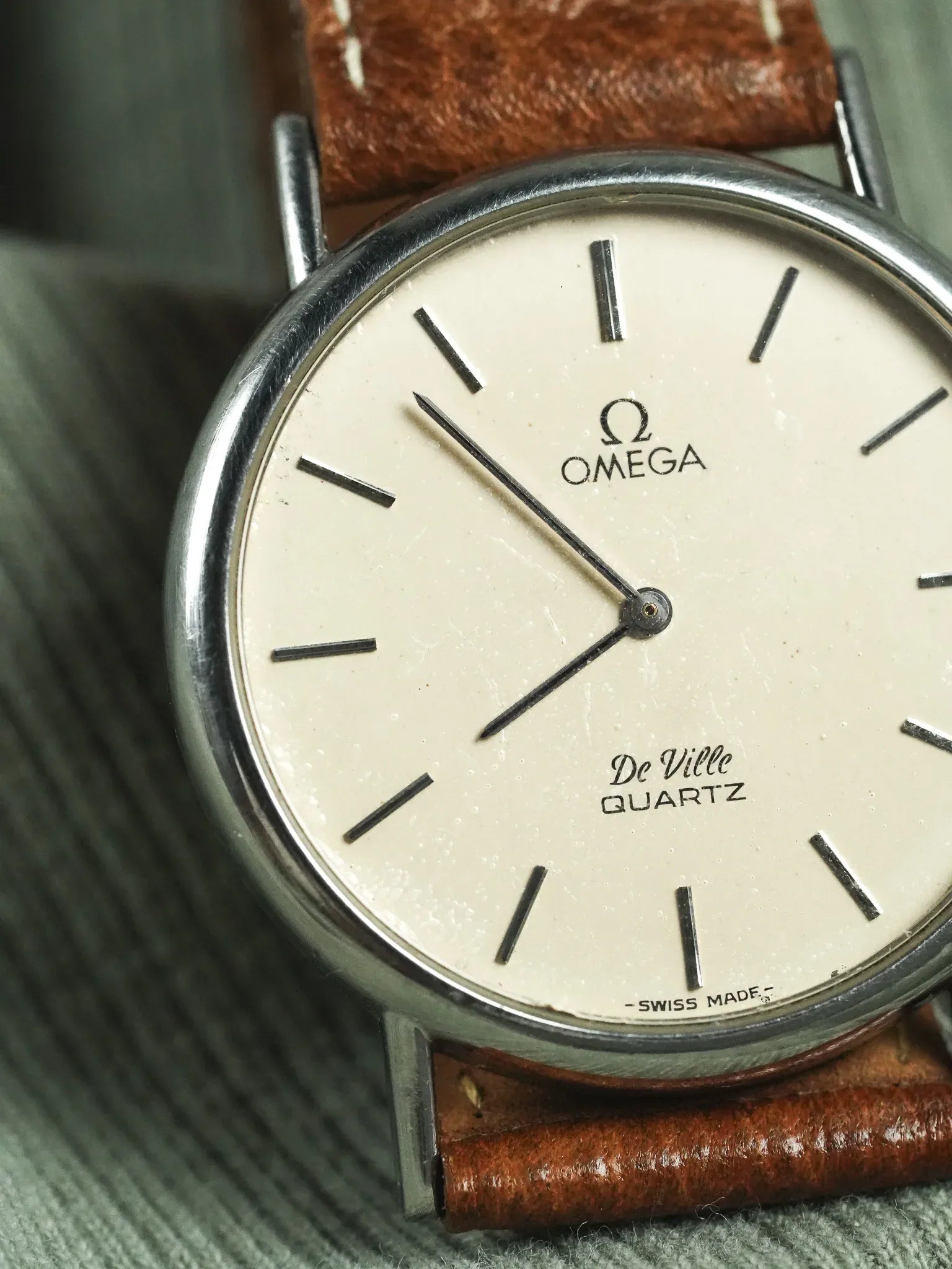 Omega - Ronde acier Patine - 1979 - Atelier Victor