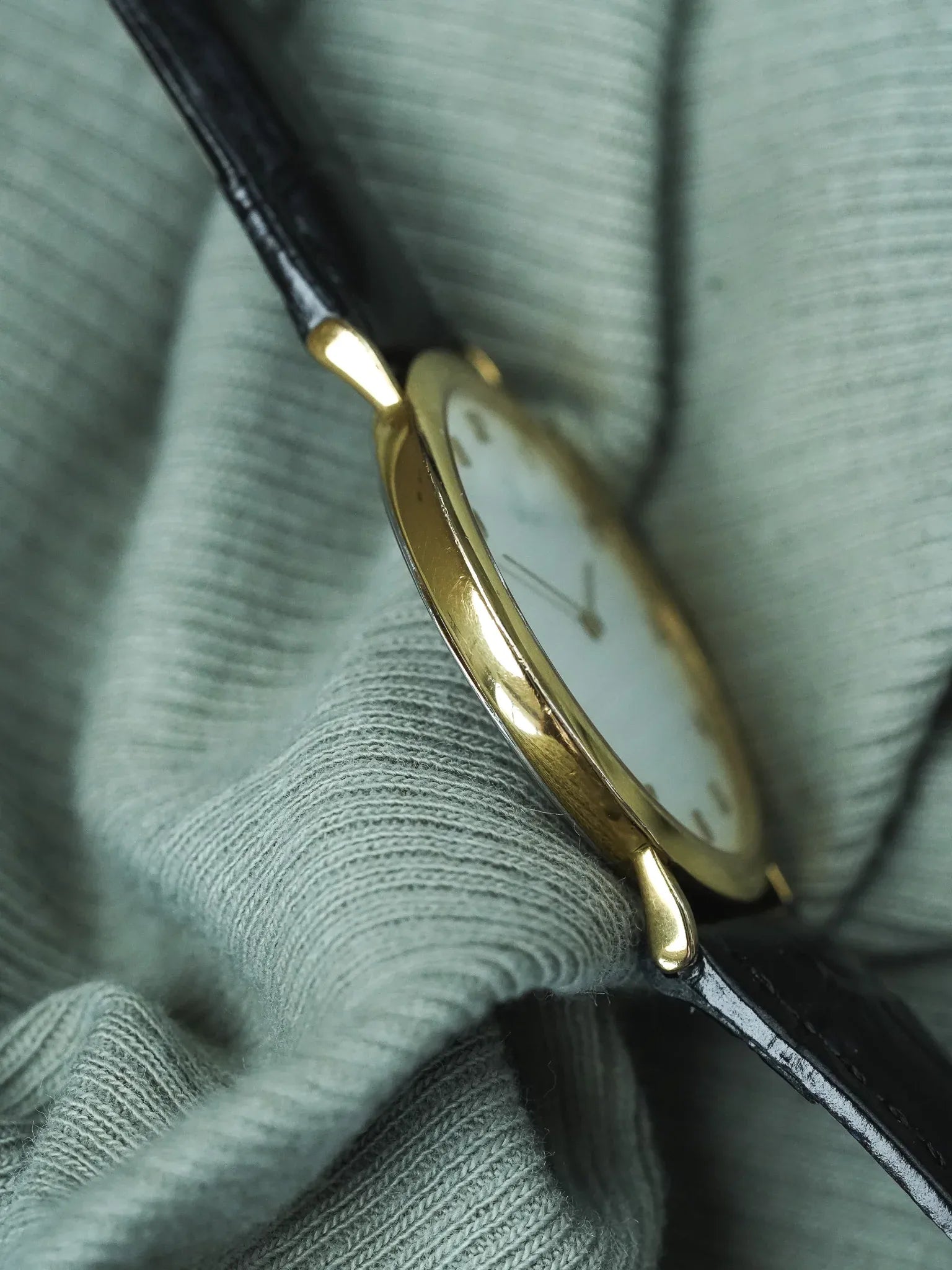 Omega - Gold Plated Round Date White Dial Arabic Numerals - 1991 