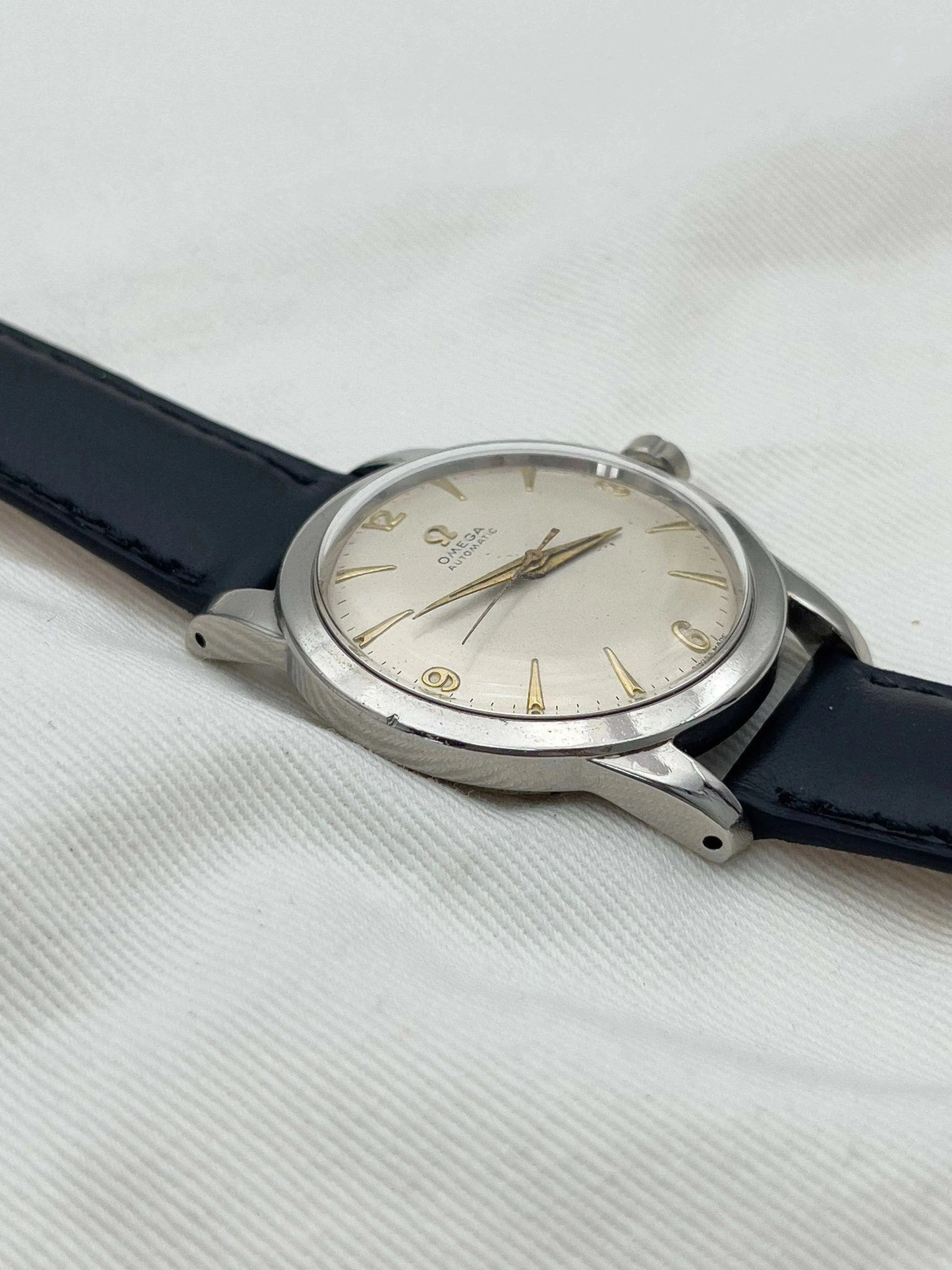 Omega - Seamaster Bumper Cadran Champagne - 1950 - Atelier Victor Paris - Vintage Watch Shop Dubai