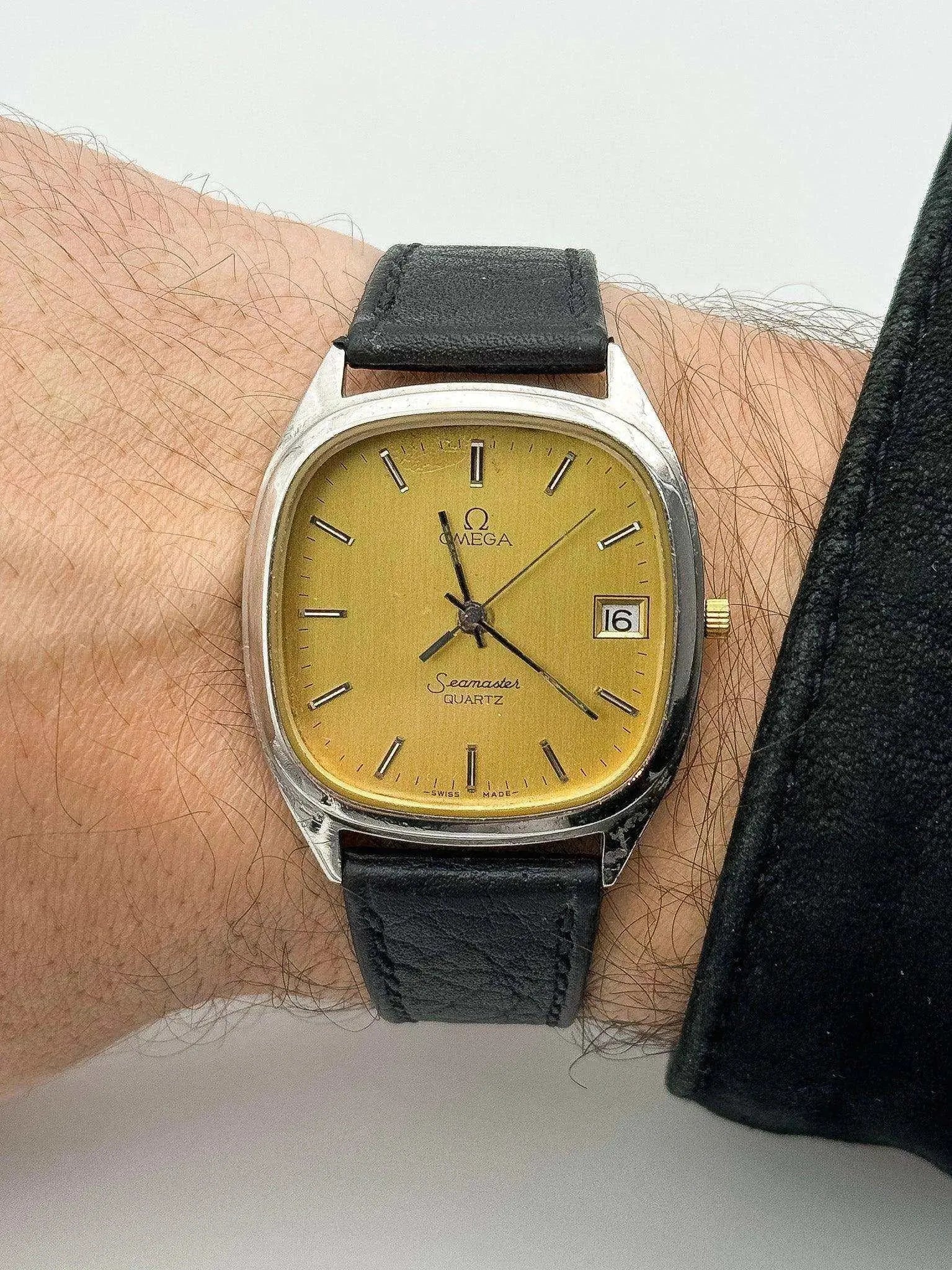Omega - Seamaster Champagne - 1984 - Atelier Victor Paris - Vintage Watch Shop Dubai