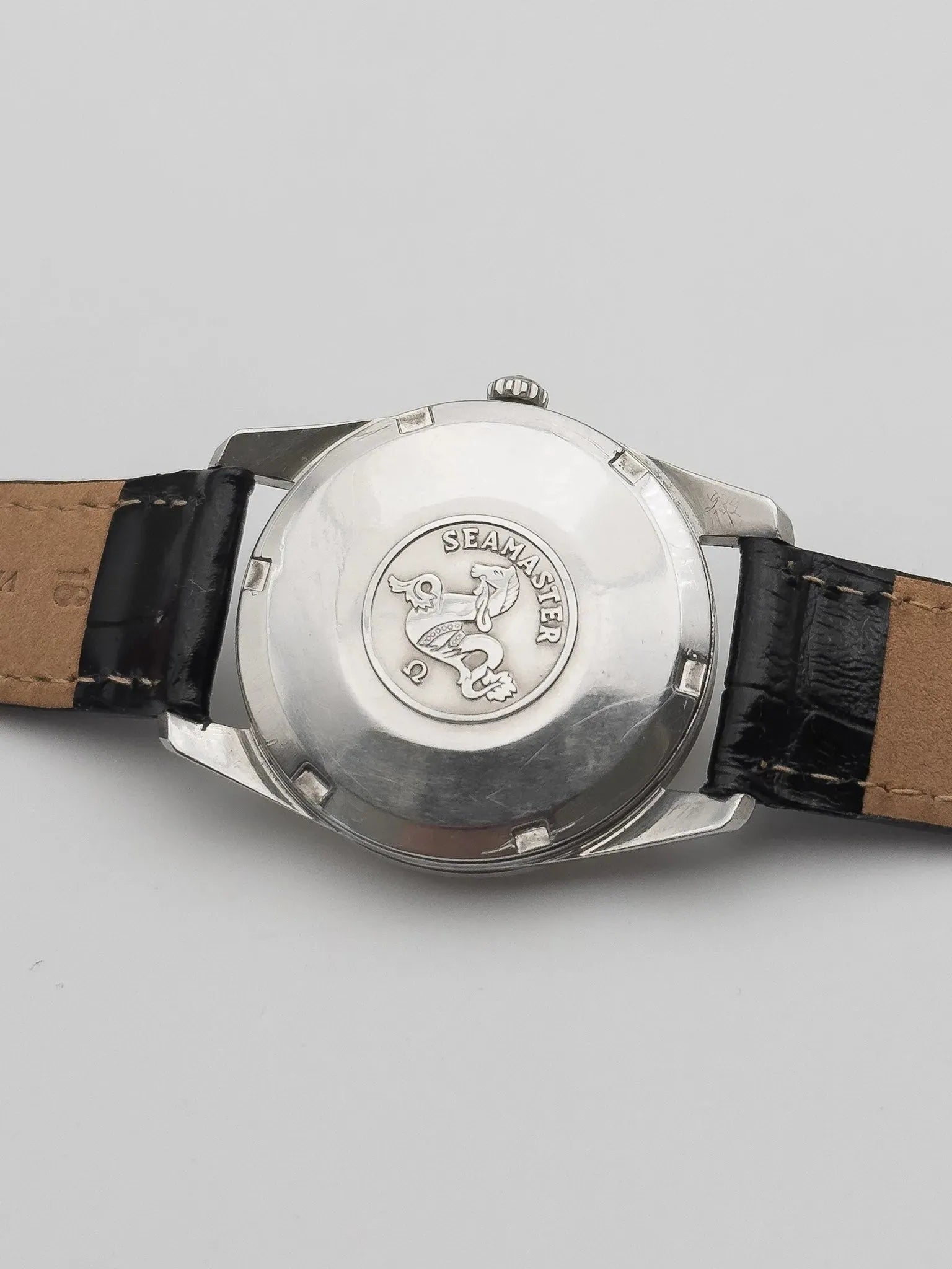 Omega - Seamaster Crosshair Patine - 1961 - Atelier Victor Paris - Vintage Watch Shop Dubai