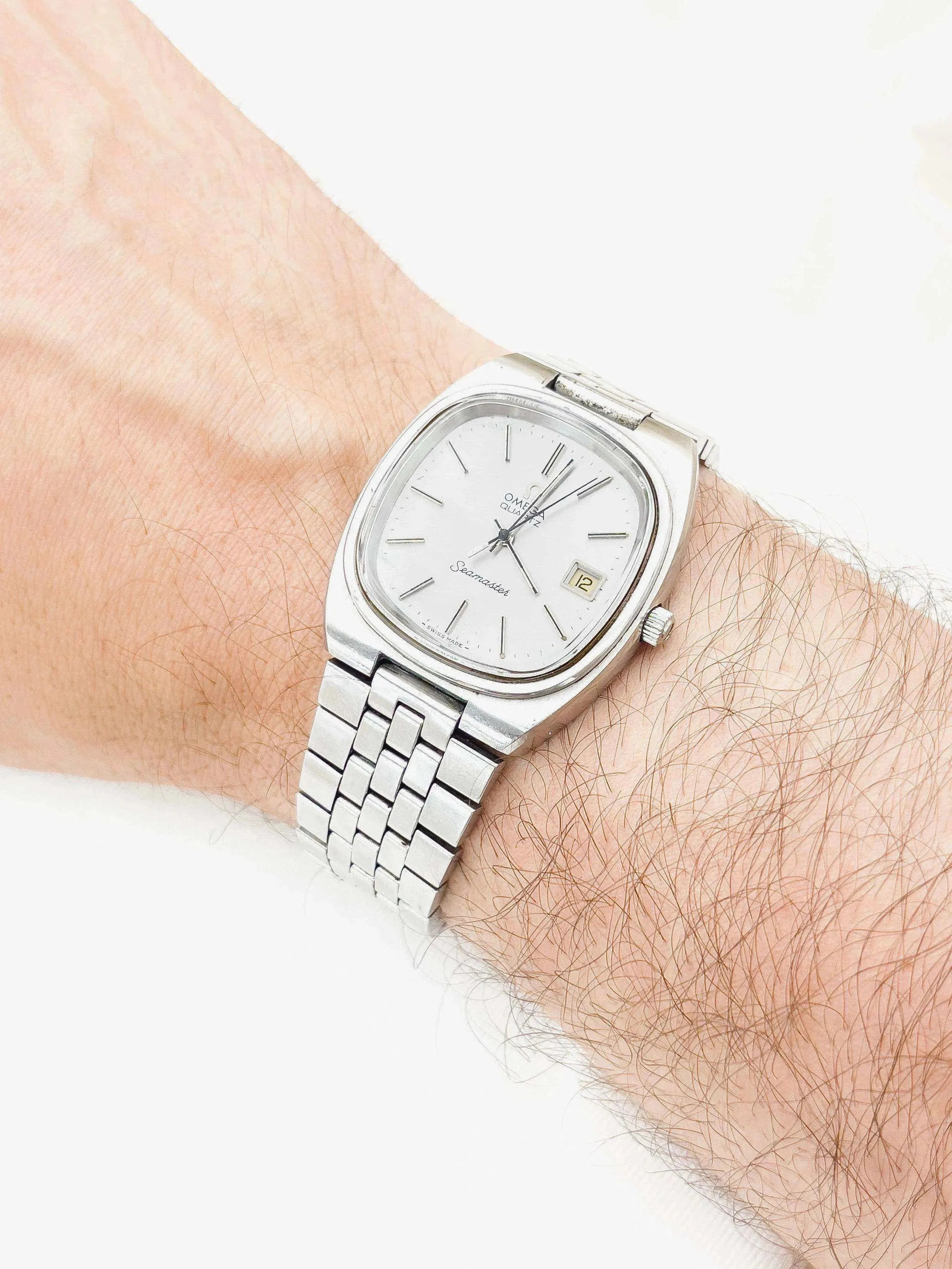 Omega - Seamaster Date w/ box - 1976 - Atelier Victor Paris - Vintage Watch Shop Dubai