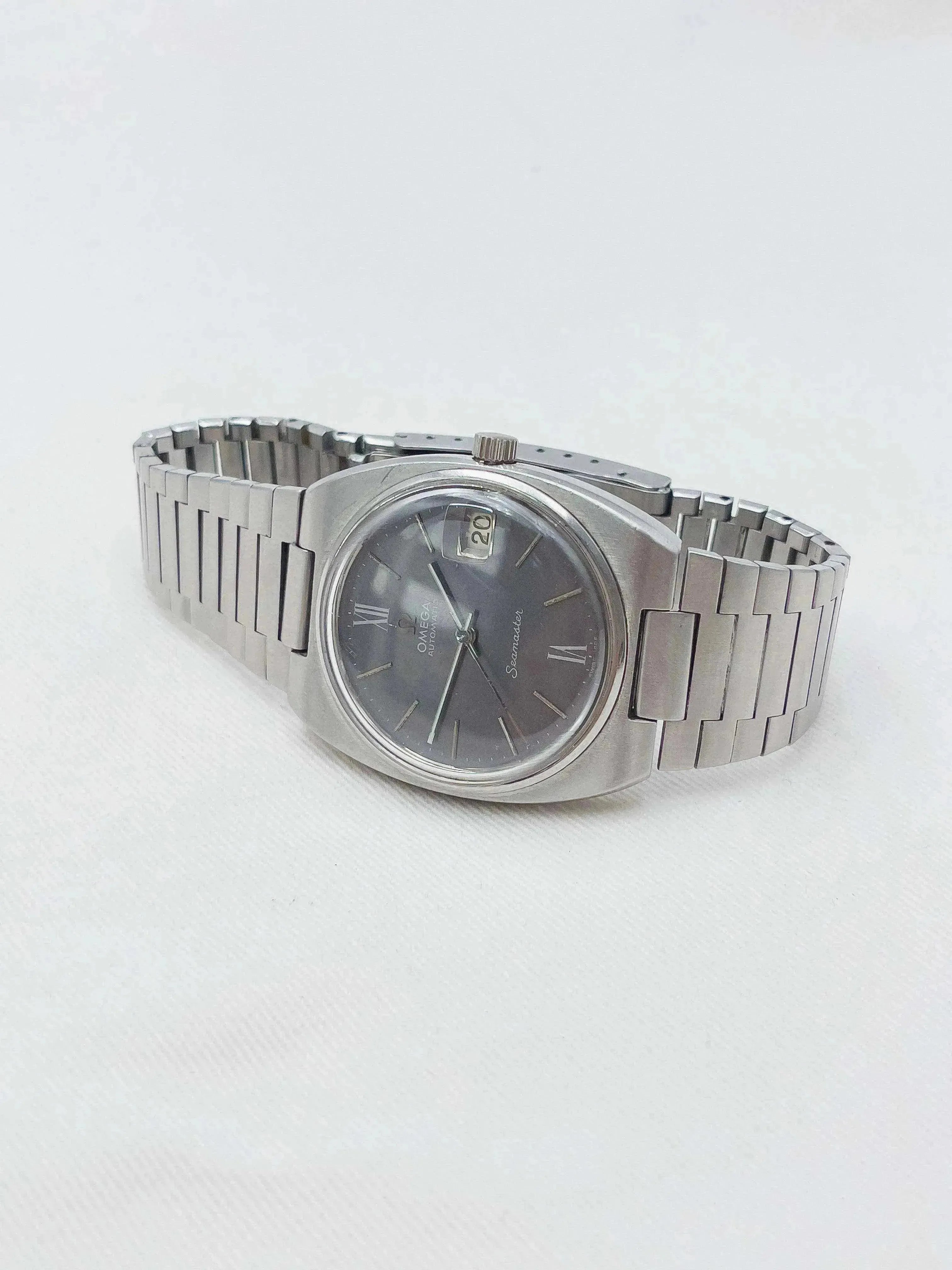 Omega - Seamaster Grey Dial Oversized - 1976 - Atelier Victor Paris - Vintage Watch Shop Dubai