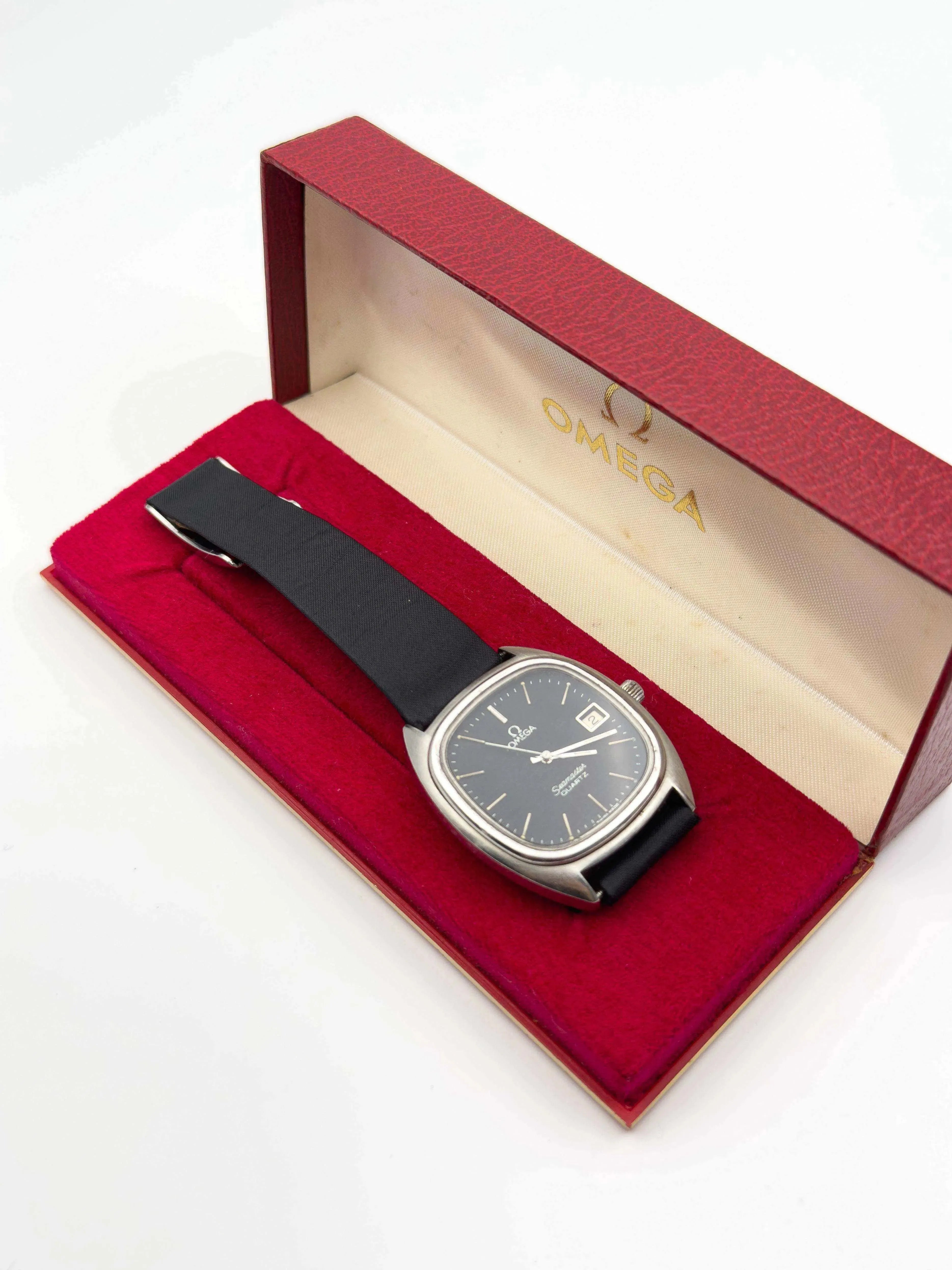 Omega - Seamaster Tapisserie Black Date - 1978 - Atelier Victor Paris - Vintage Watch Shop Dubai