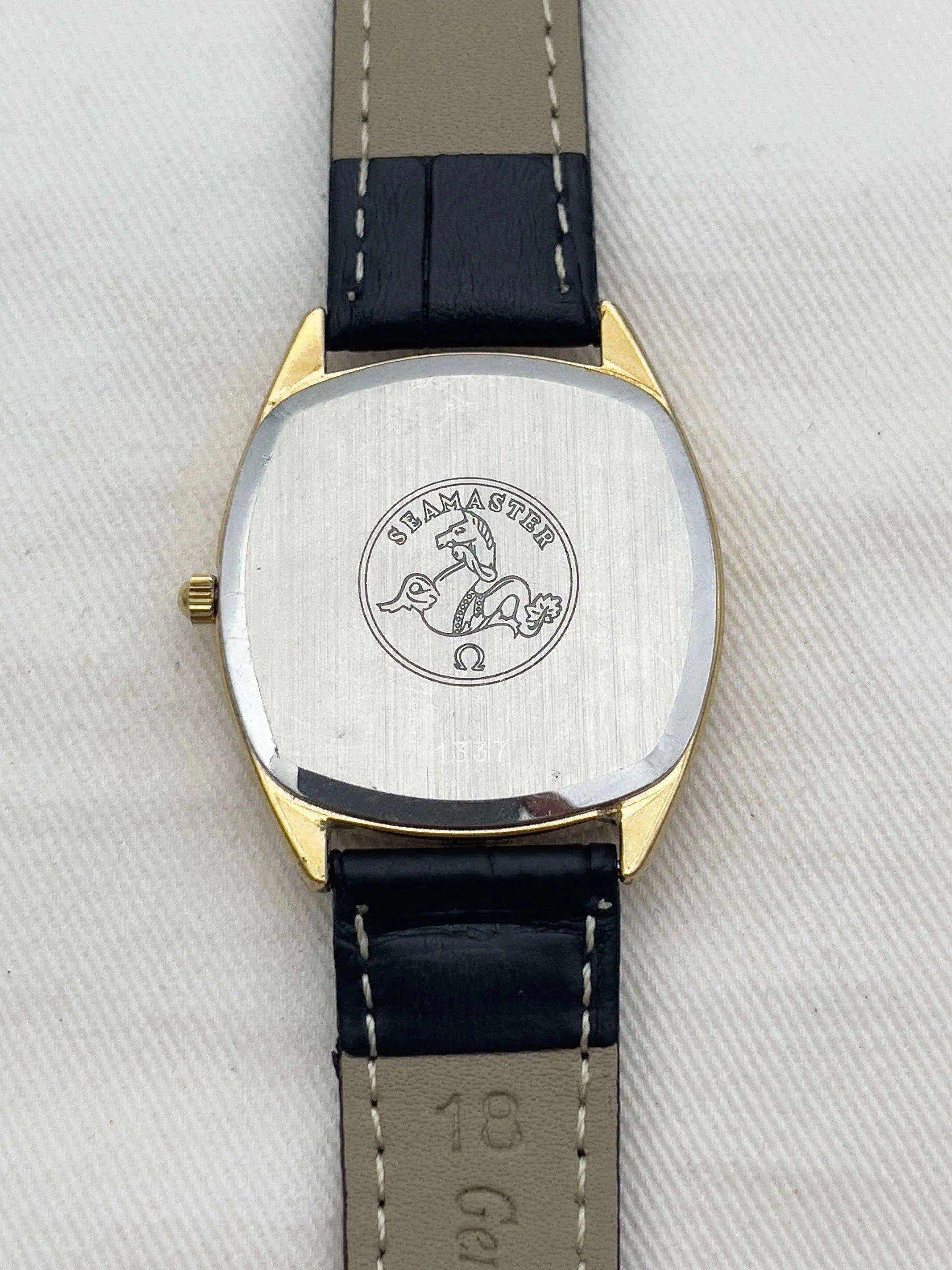 Omega - Seamaster Tonneau Gold Date - 1982 - Atelier Victor Paris - Vintage Watch Shop Dubai